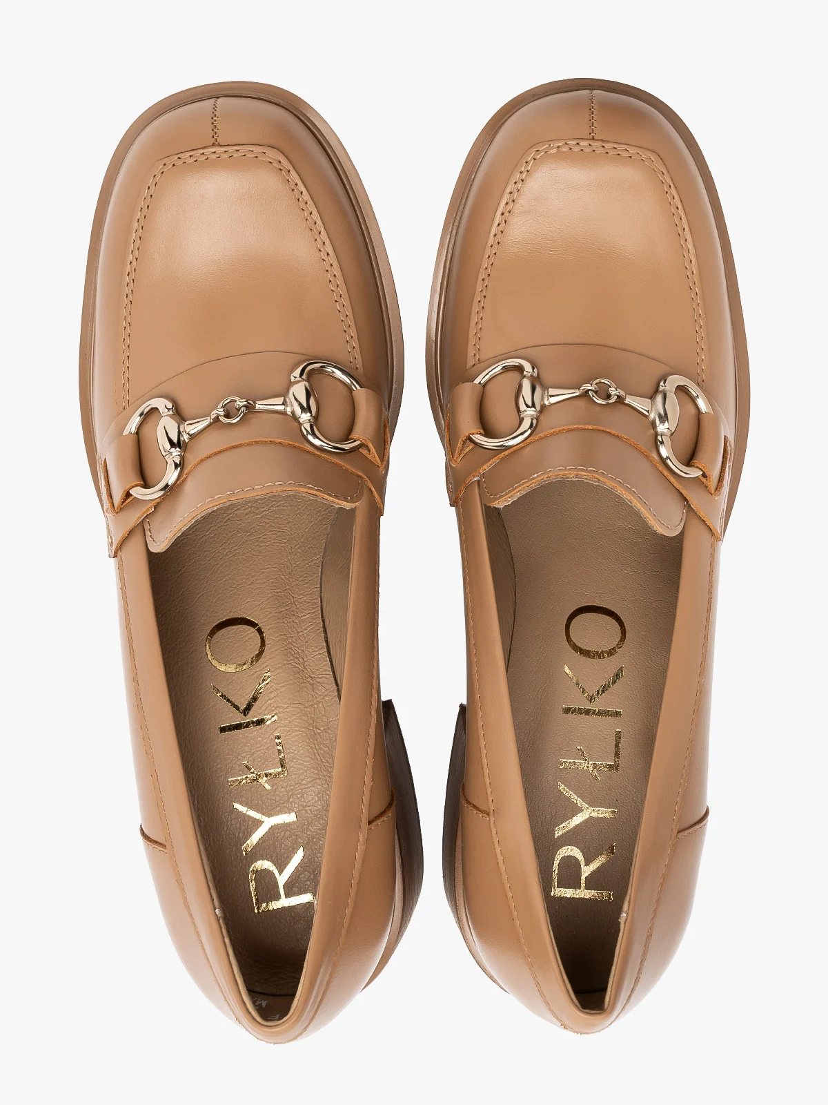 Beżowe mokasyny z platynową ozdobą na cholewce