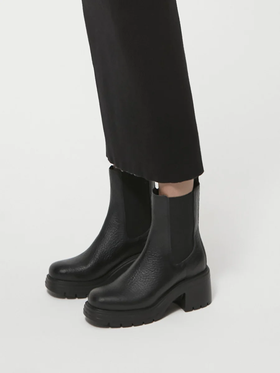 Czarne sztyblety damskie z gumą na cholewce