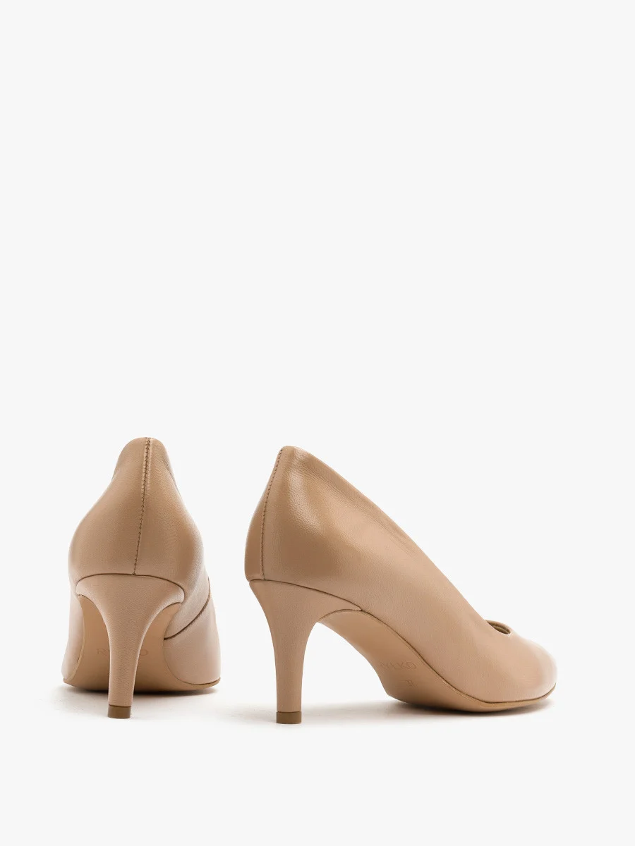 Beżowe czółenka na obcasie