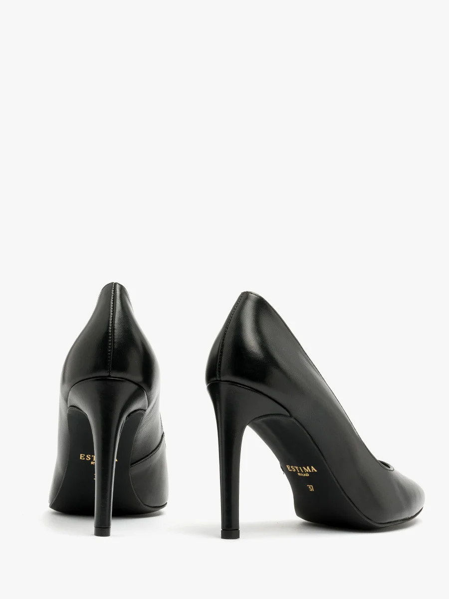 Czarne czółenka na wysokim obcasie