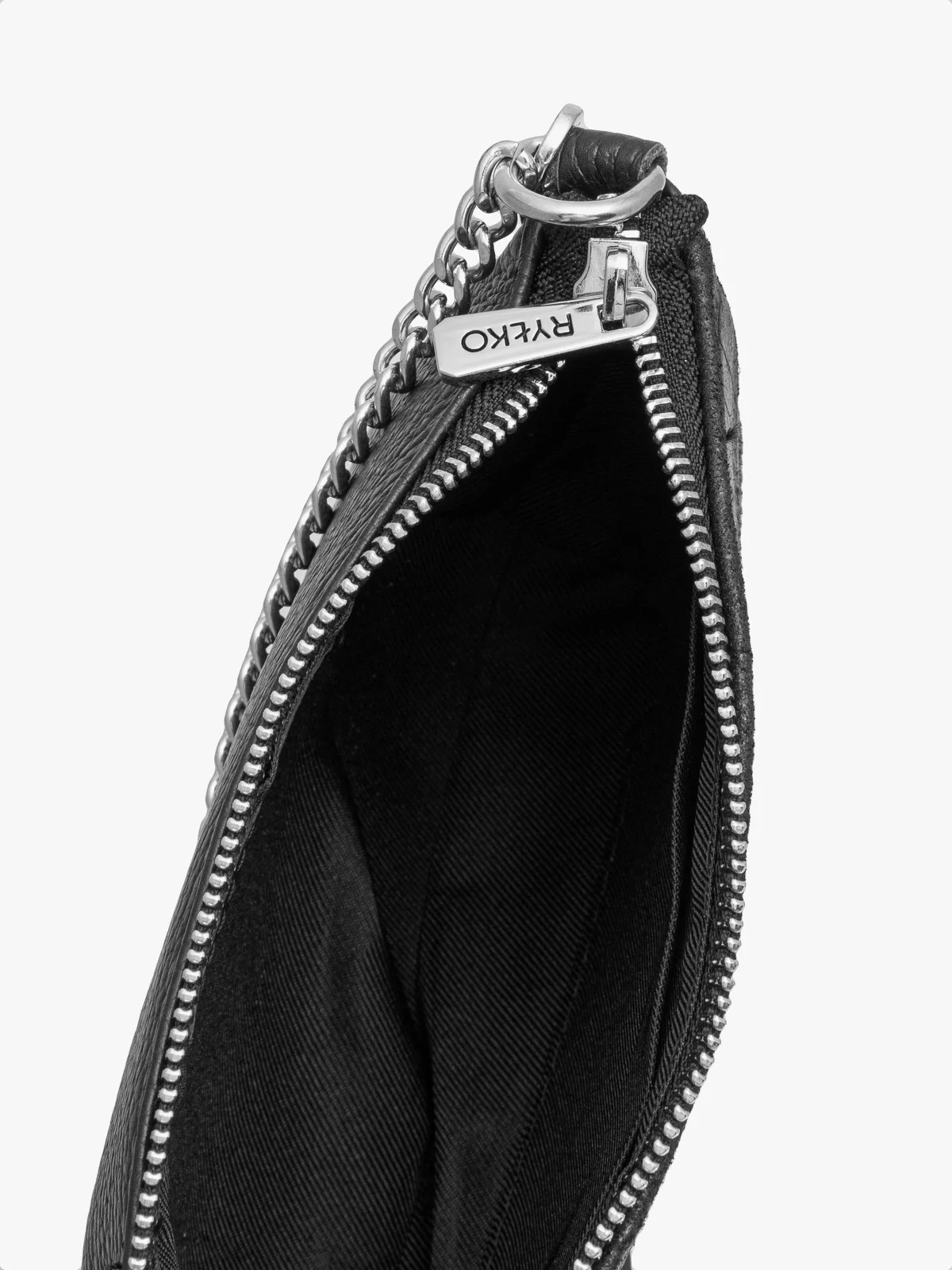 Czarna torebka w zwierzęcy deseń z łańcuszkiem