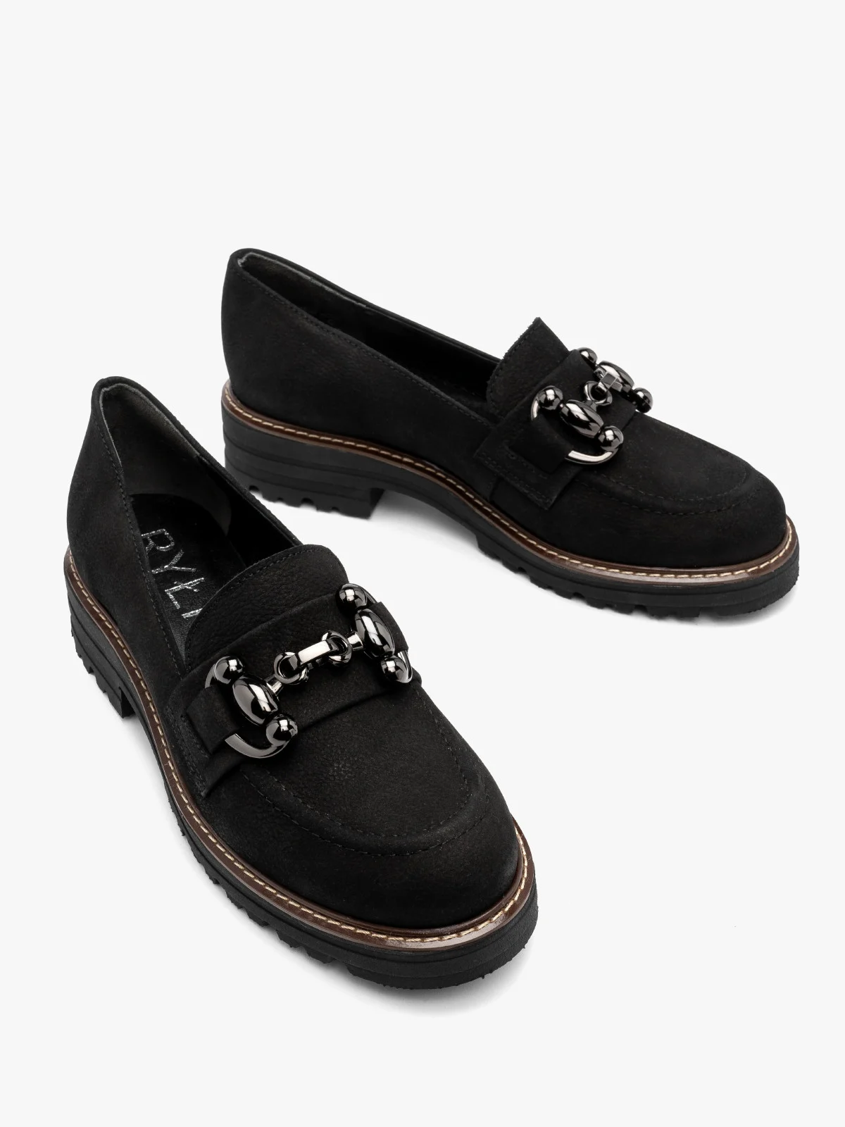 Czarne, nubukowe mokasyny z ozdobą na cholewce