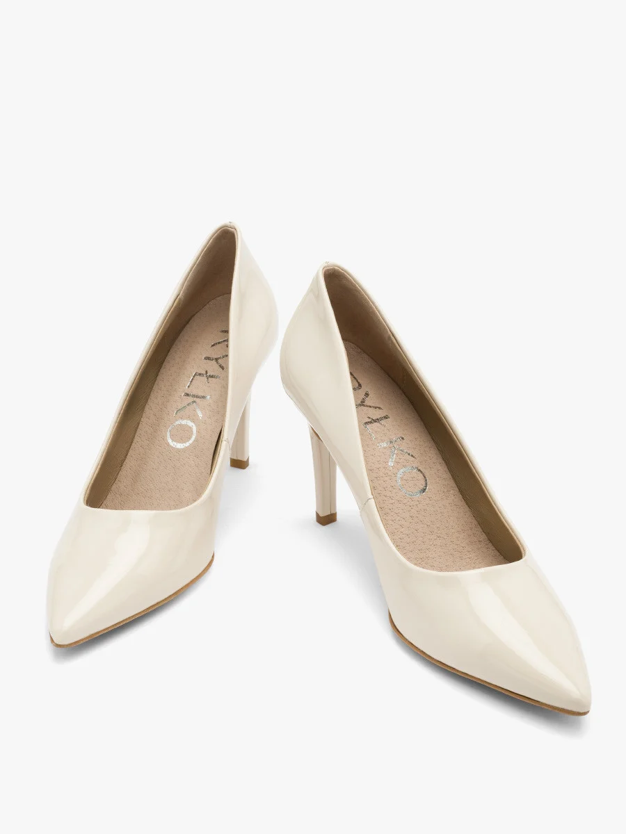 Lakierowane czółenka na szpilce