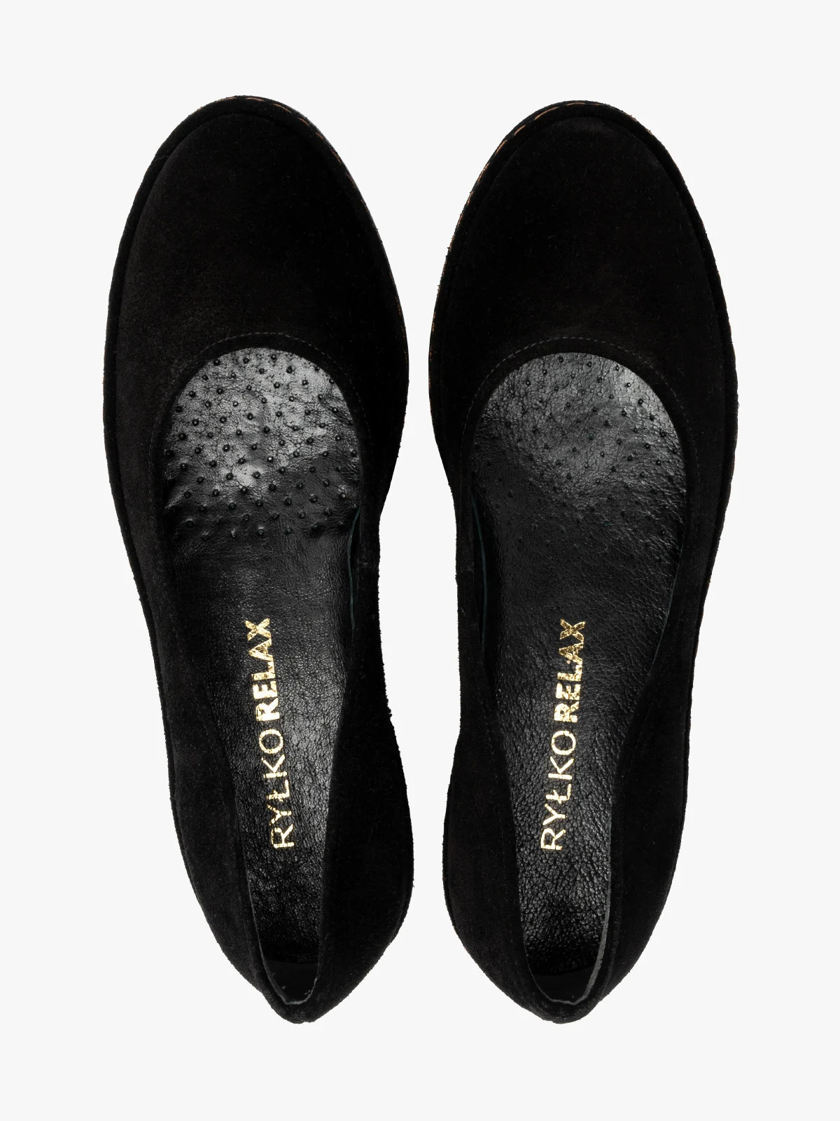 Czarne, welurowe czółenka na platformie