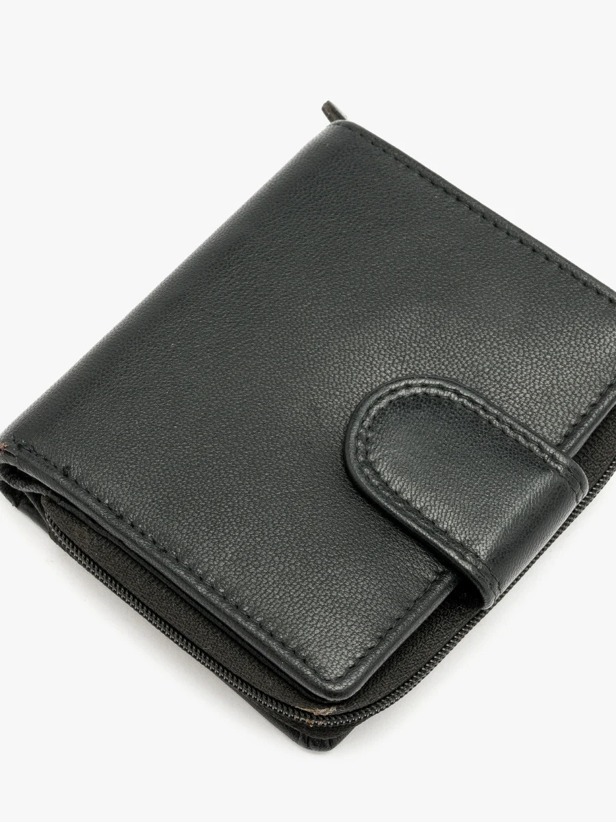 Czarny portfel damski