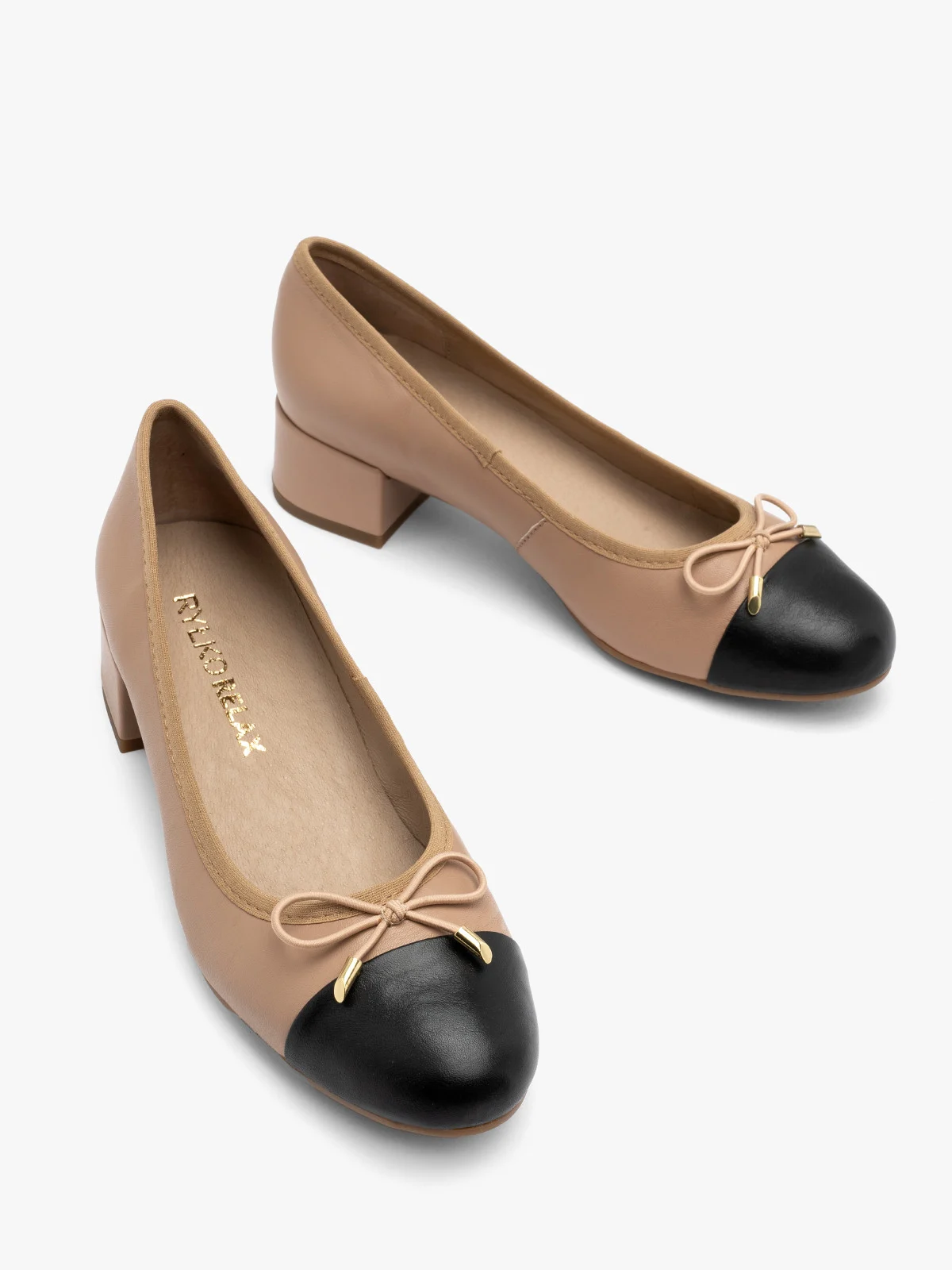 Beżowo-czarne czółenka z ozdobną kokardą