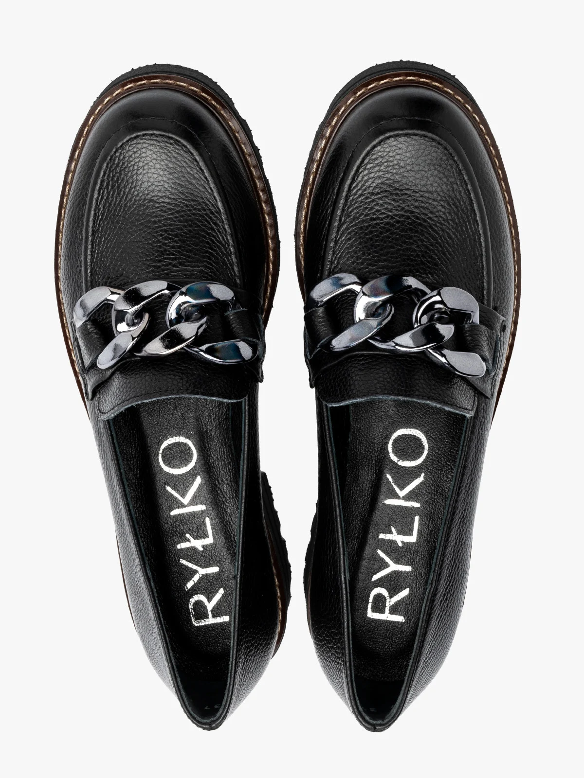 Czarne mokasyny z ozdobnym łańcuchem