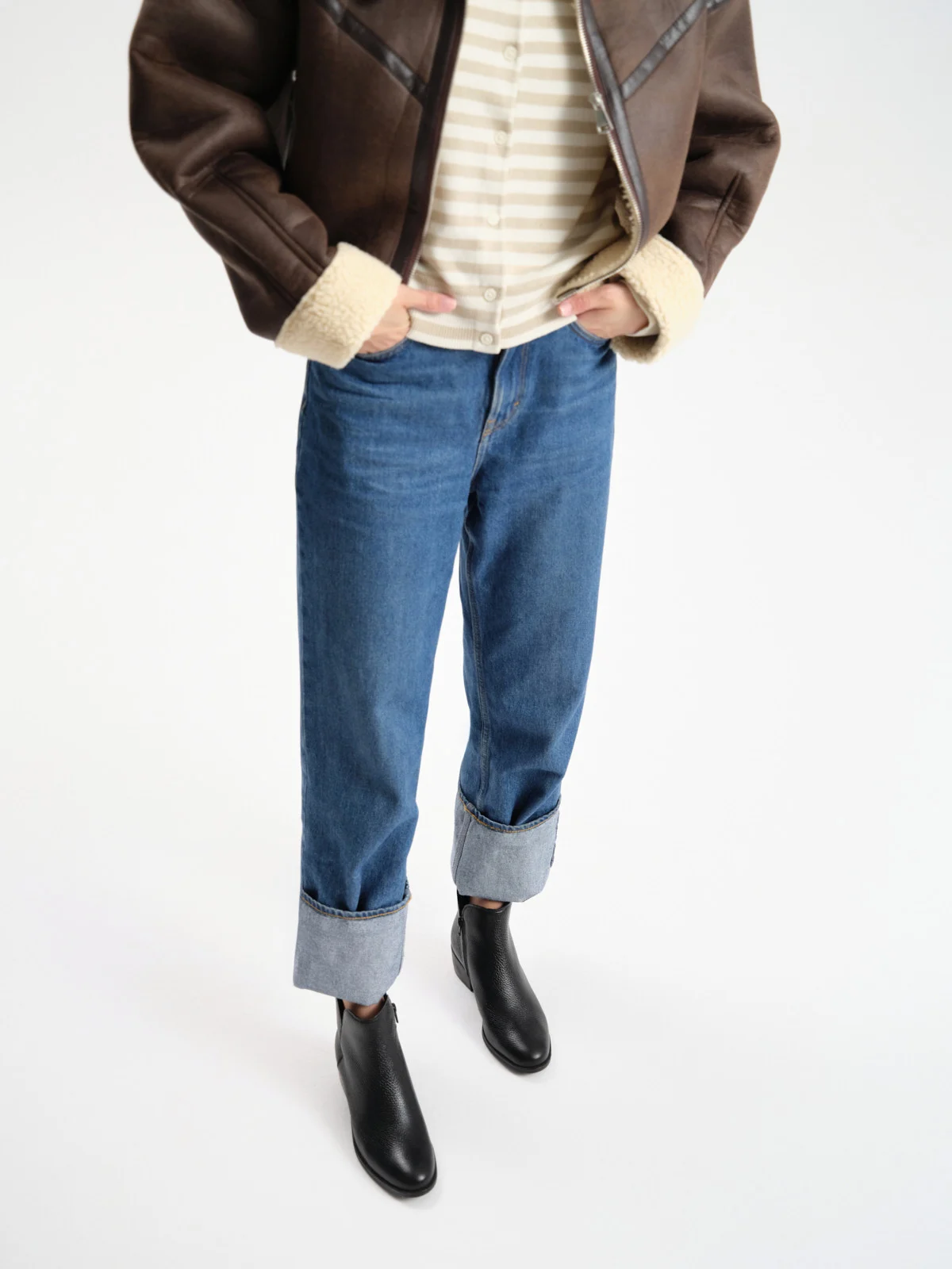 Czarne botki damskie z ozdobną cholewką