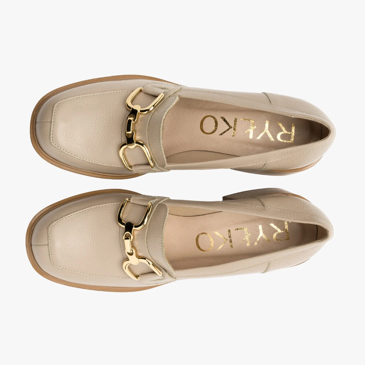 Beżowe mokasyny ze złotą ozdobą