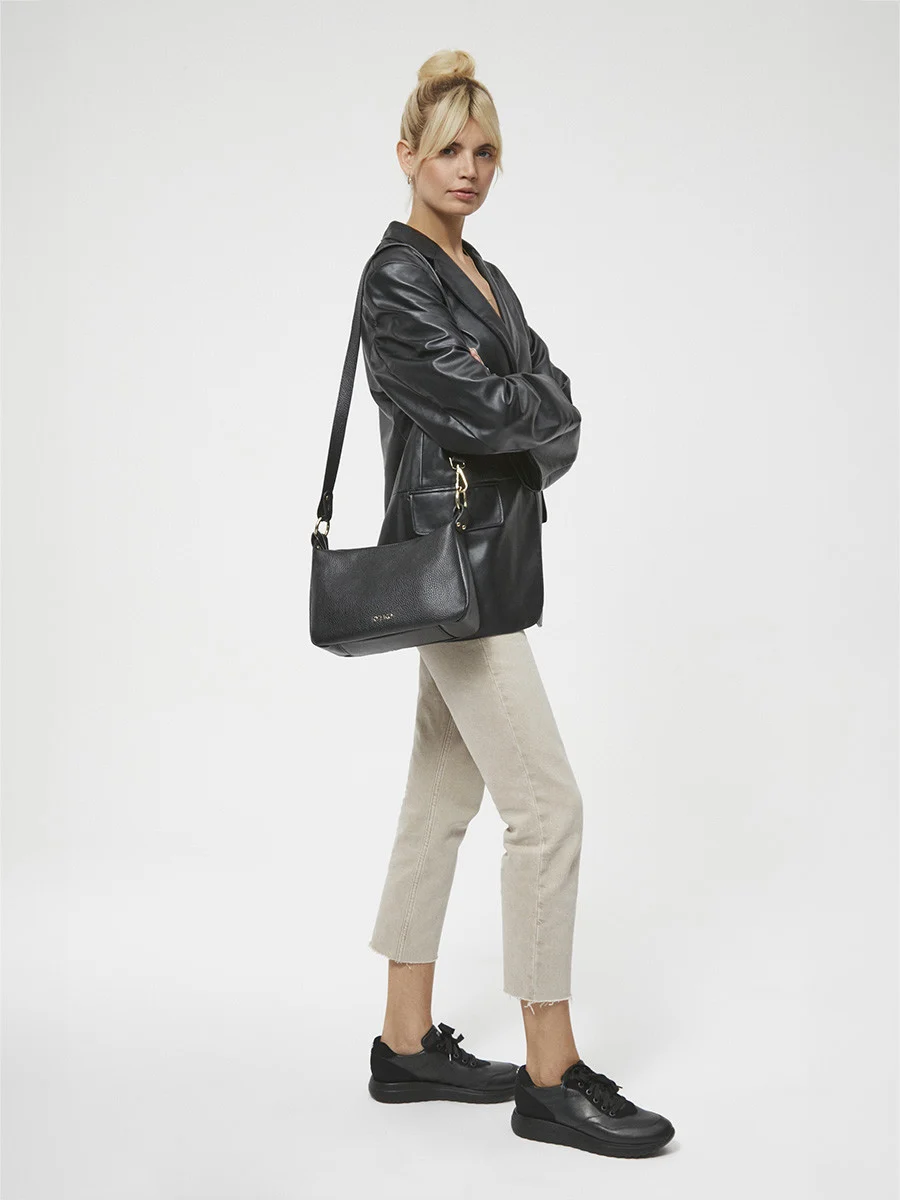 Czarne sportowe półbuty