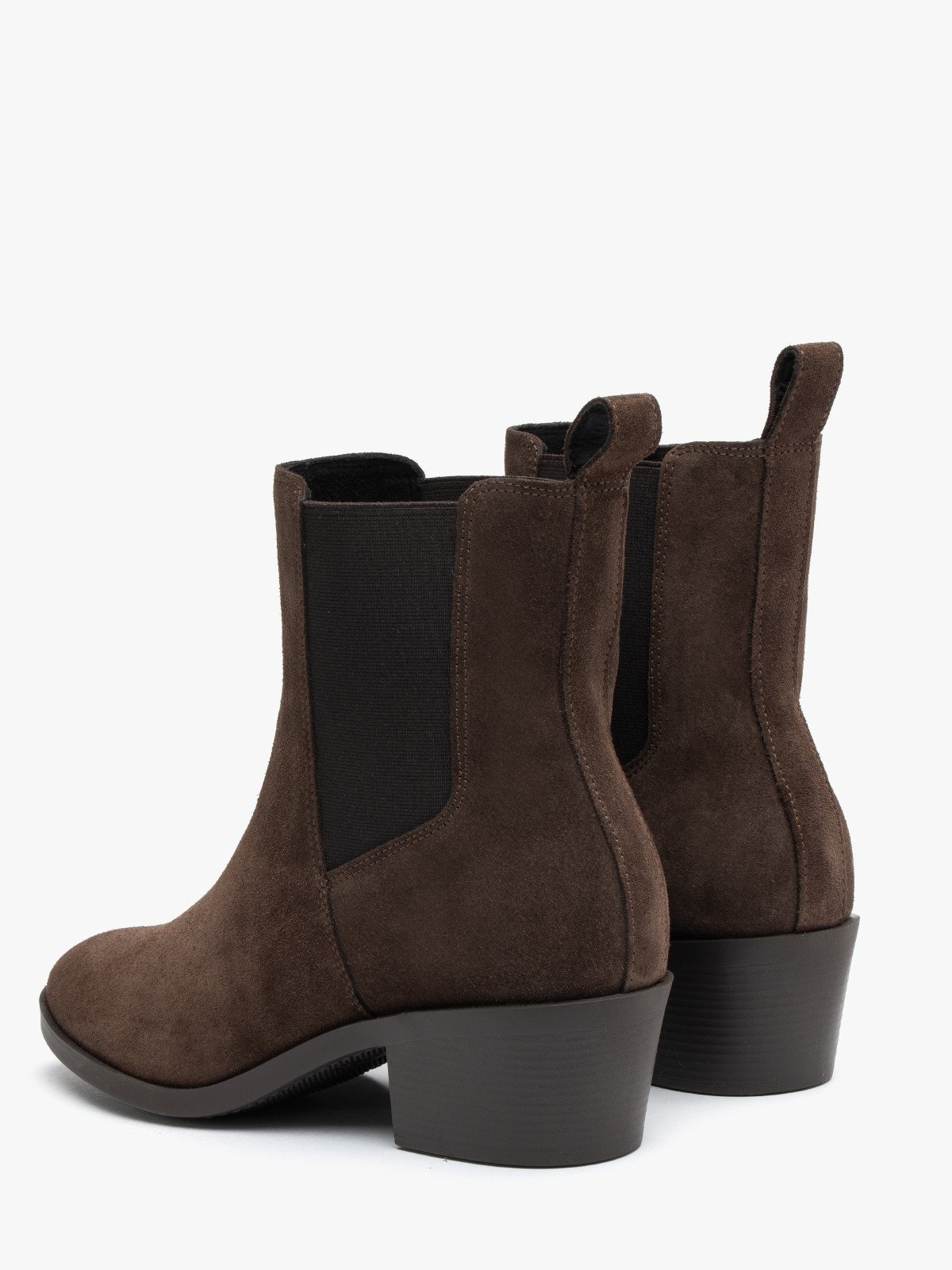 Brązowe sztyblety damskie ze skóry welurowej na niskim obcasie