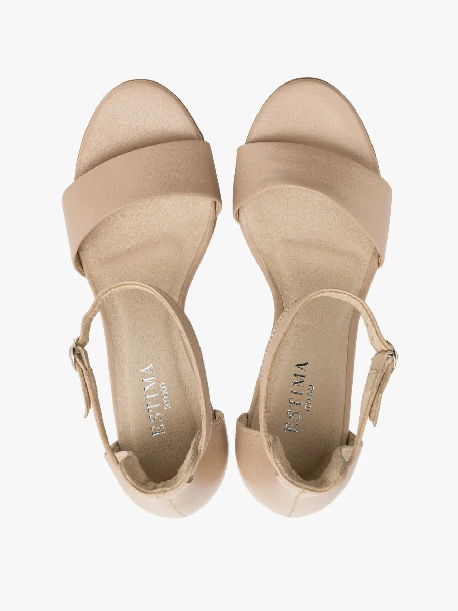 Beżowe sandały na wysokiej szpilce