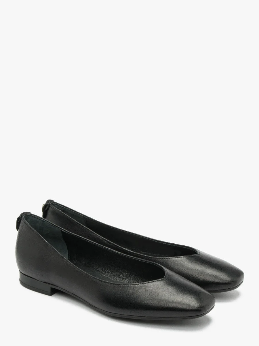 Czarne baleriny z ozdobnym wycięciem