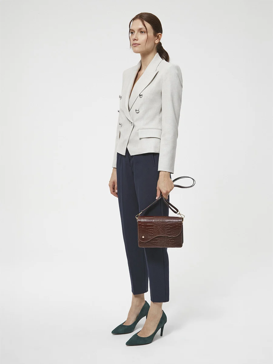 Czółenka w kolorze ciemnozielonym na szpilce