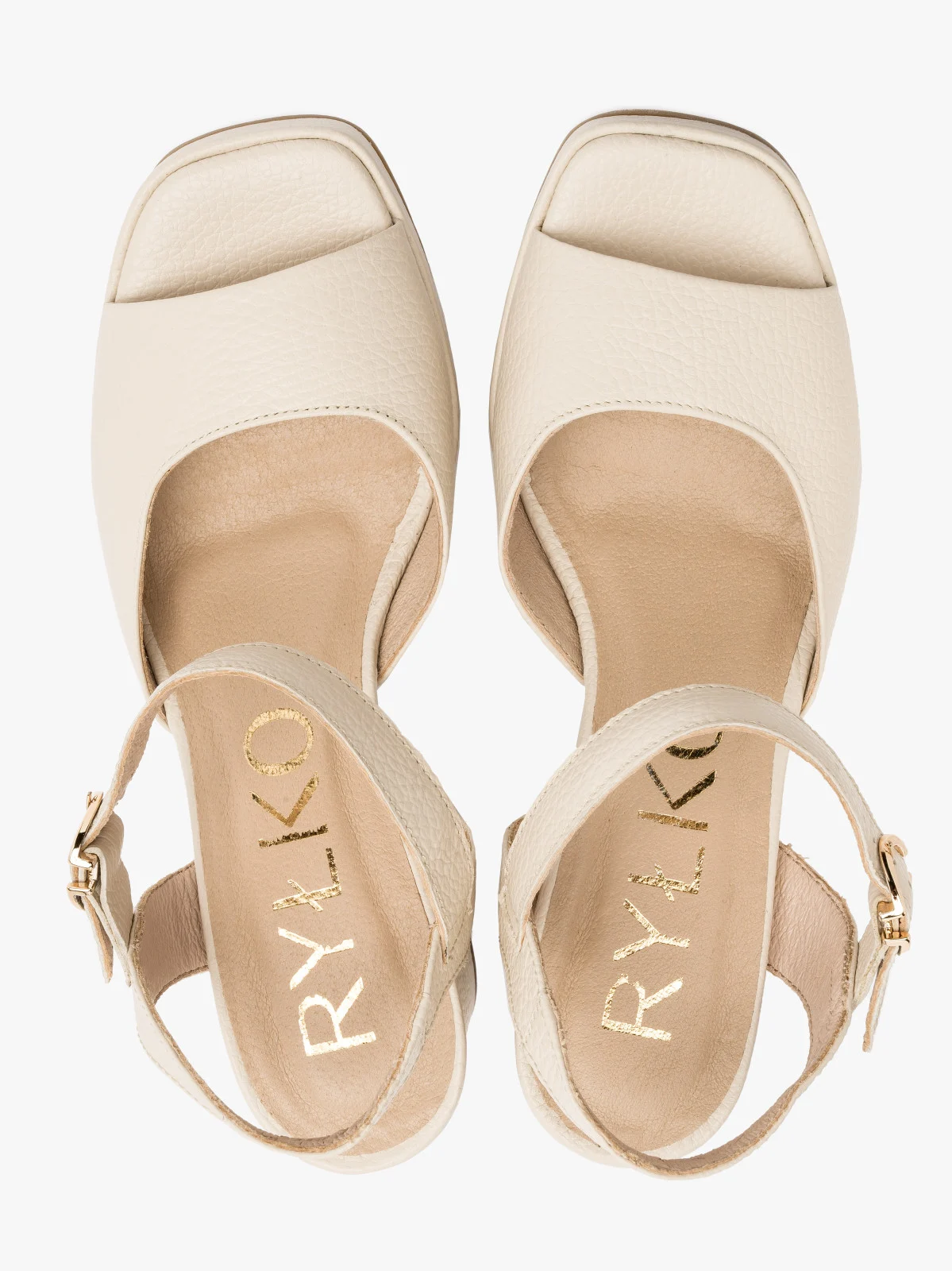 Kremowe sandały na obcasie i balu