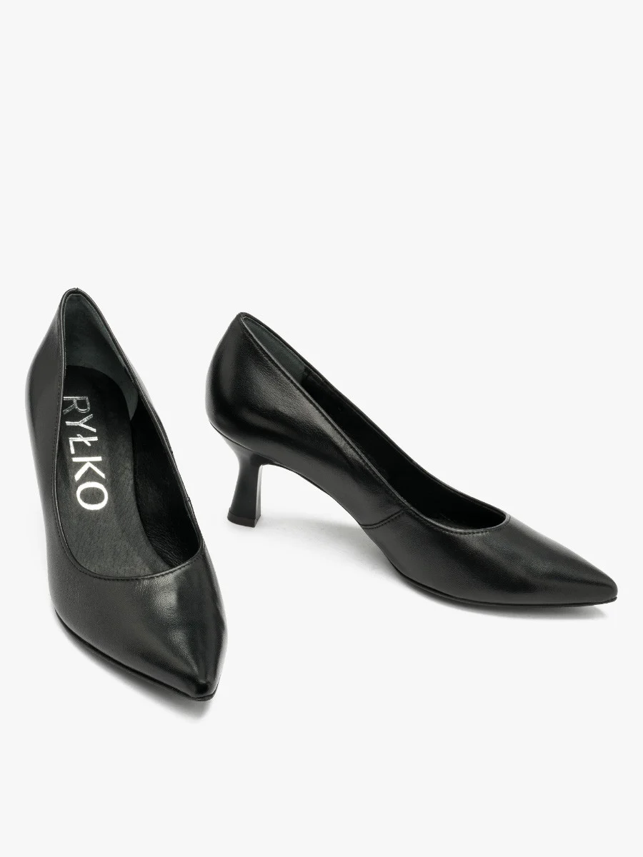 Czarne czółenka na lakierowanej szpilce