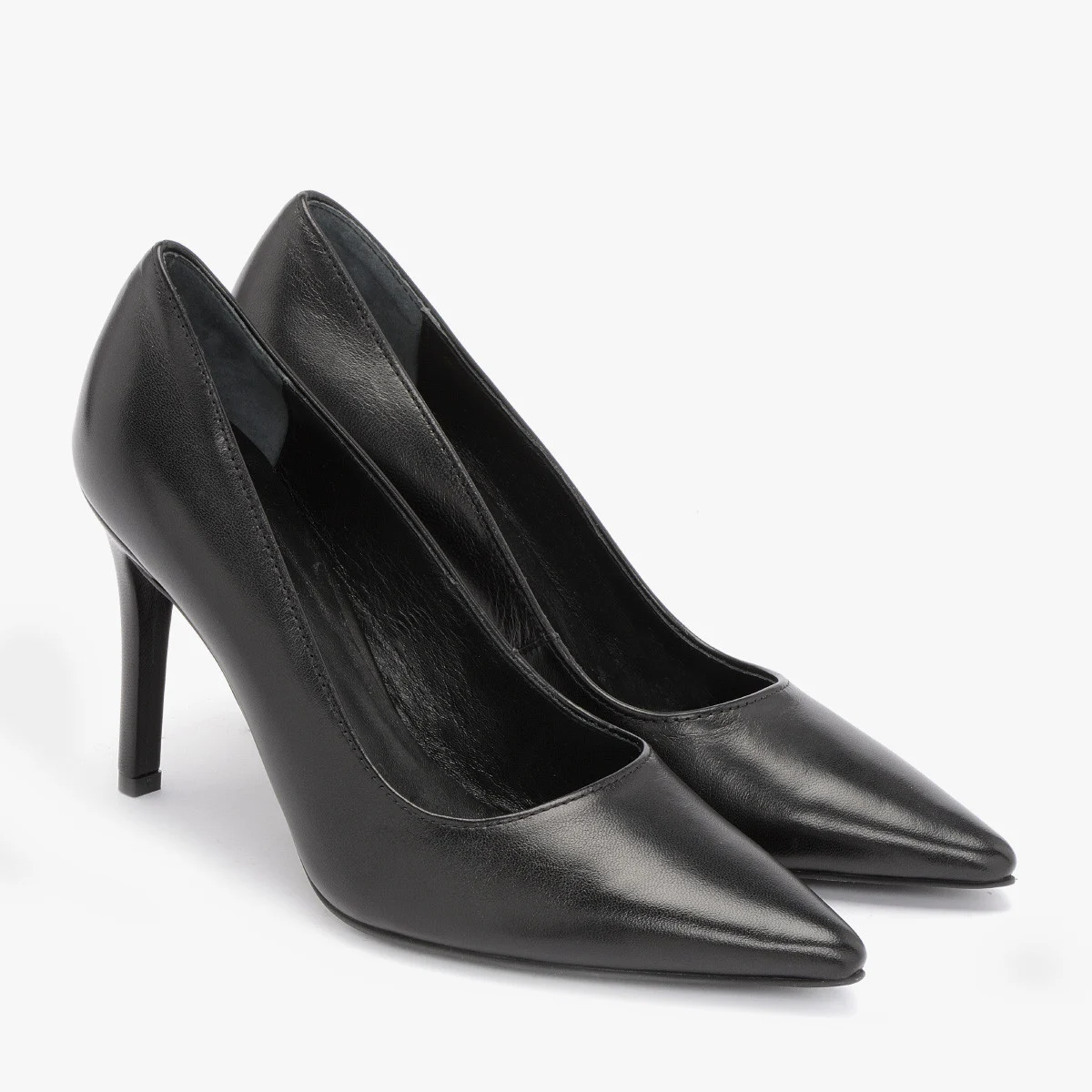 Czarne czółenka na wysokiej szpilce