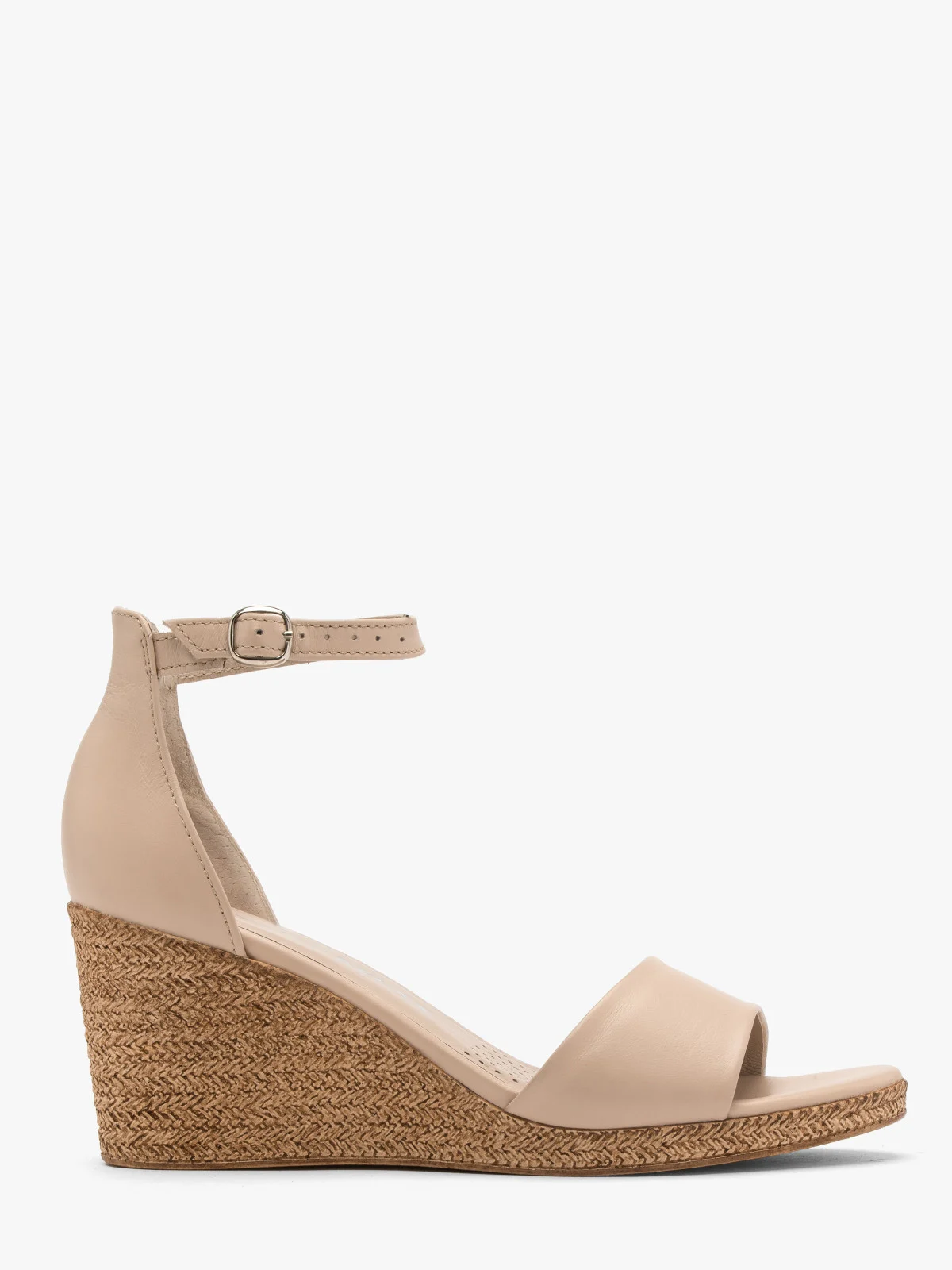 Beżowe sandały na platformie