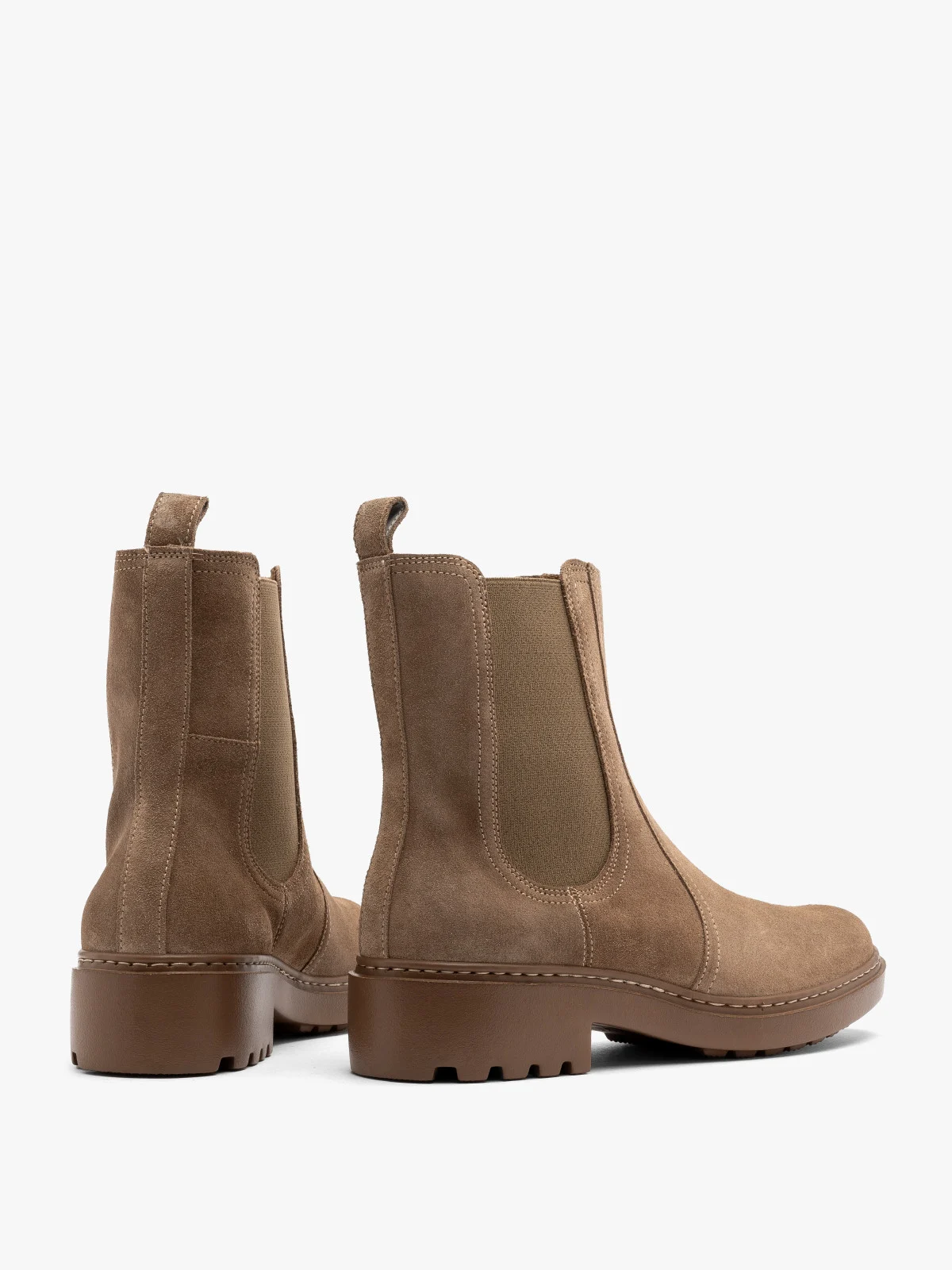 Beżowe, welurowe sztyblety damskie na lekkim spodzie