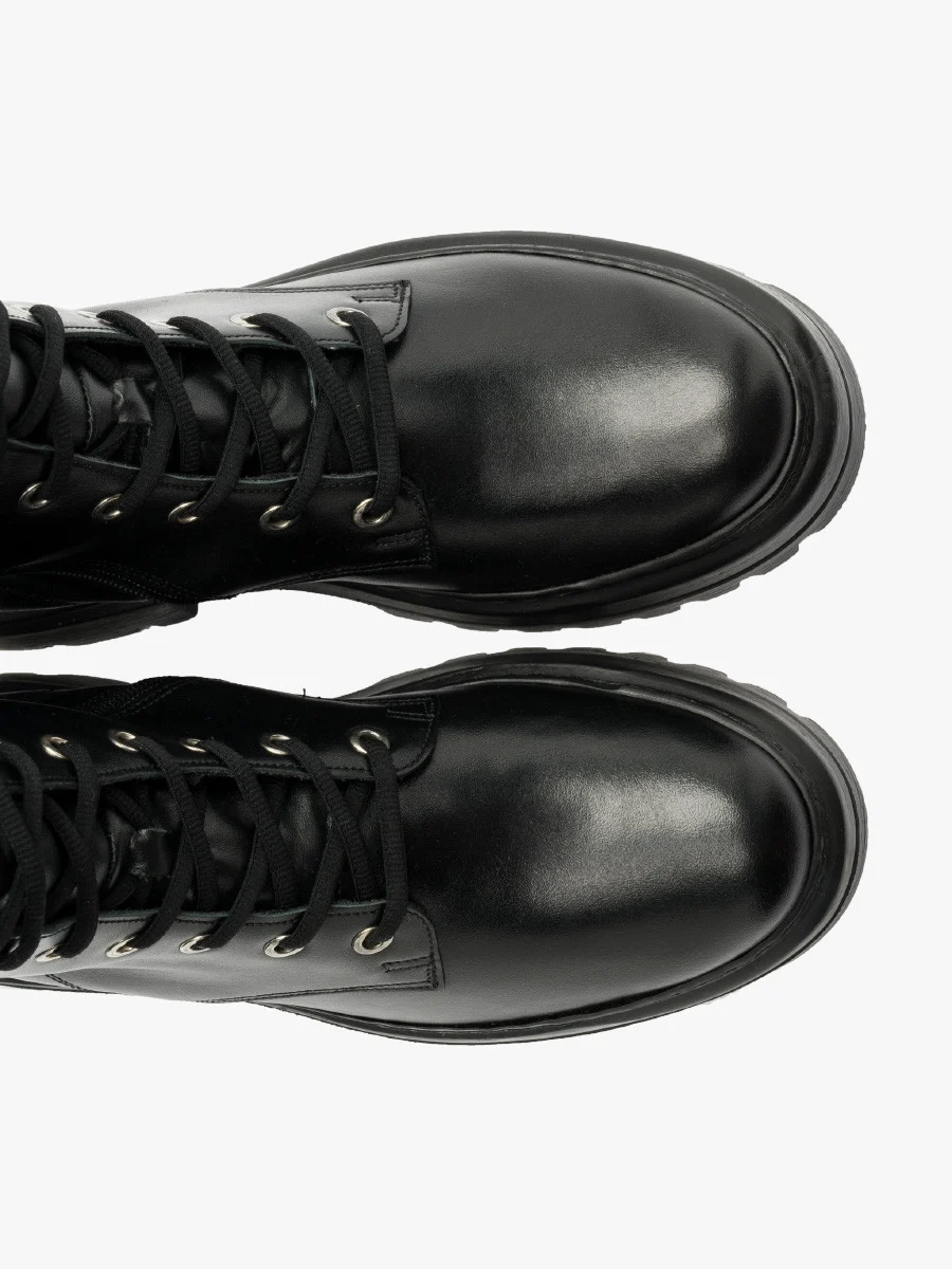 Czarne trzewiki typu worker