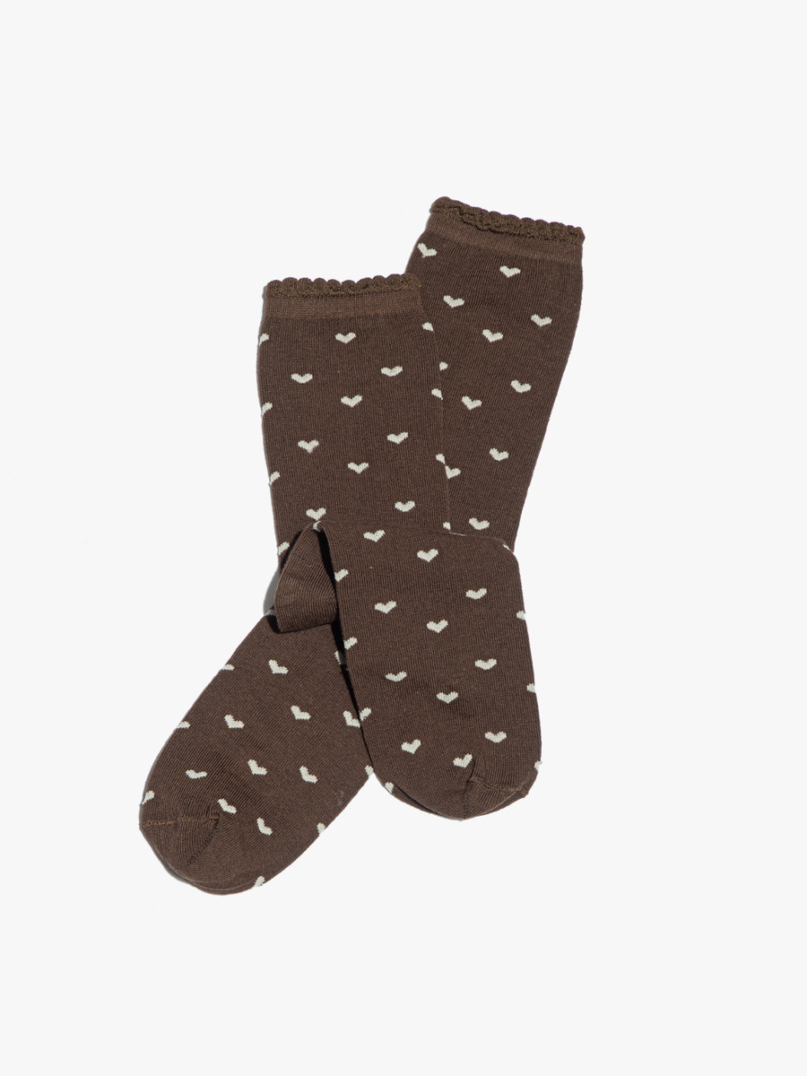 Brązowe skarpety damskie z motywem serca