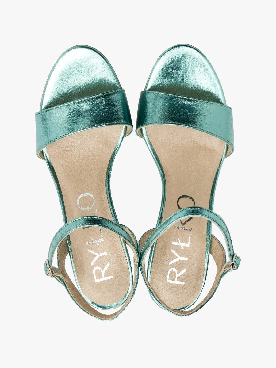 Sandały na szpilce w kolorze morskim