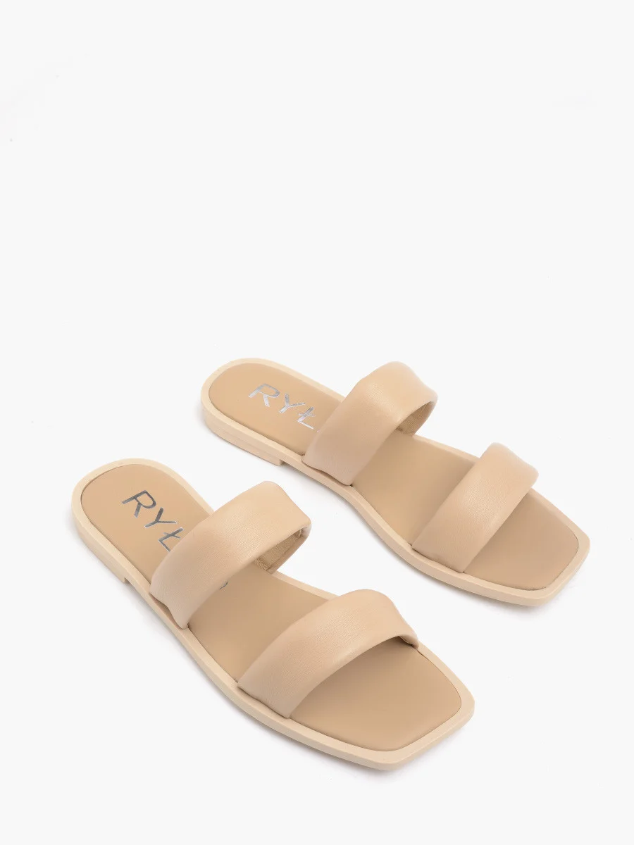 Beżowe klapki z elastyczną cholewką