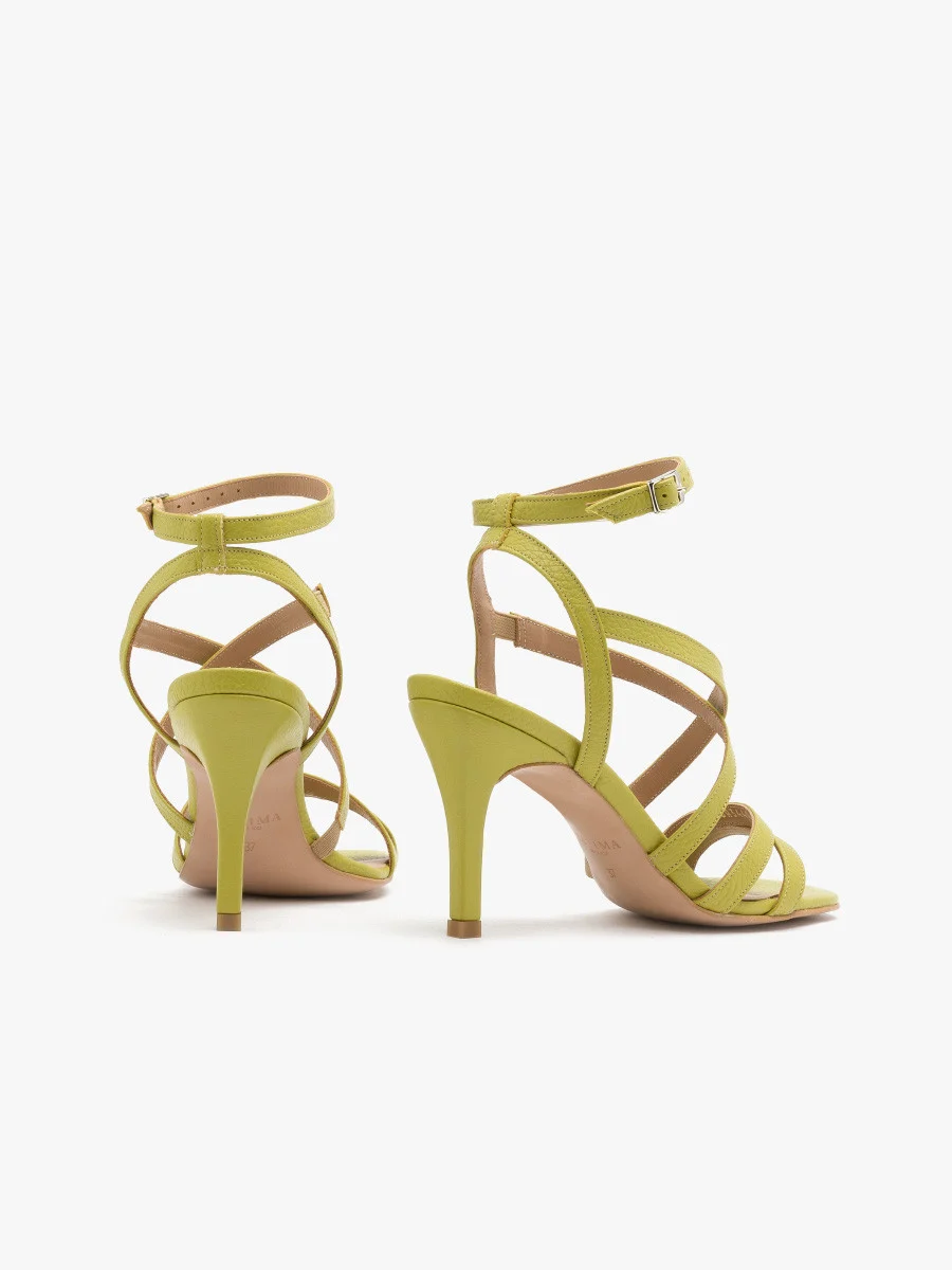 Limonkowe sandały na szpilce z paseczkami