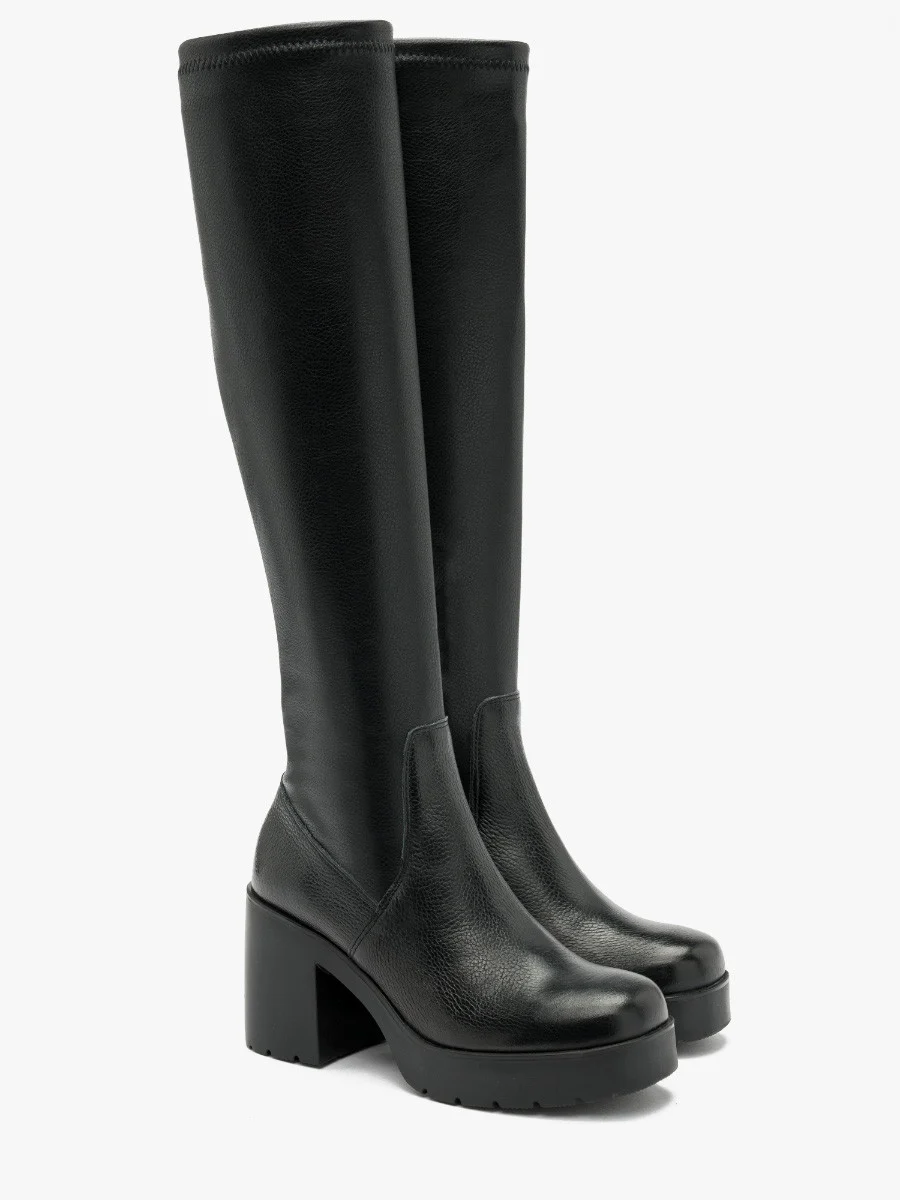 Czarne kozaki z elastyczną cholewką