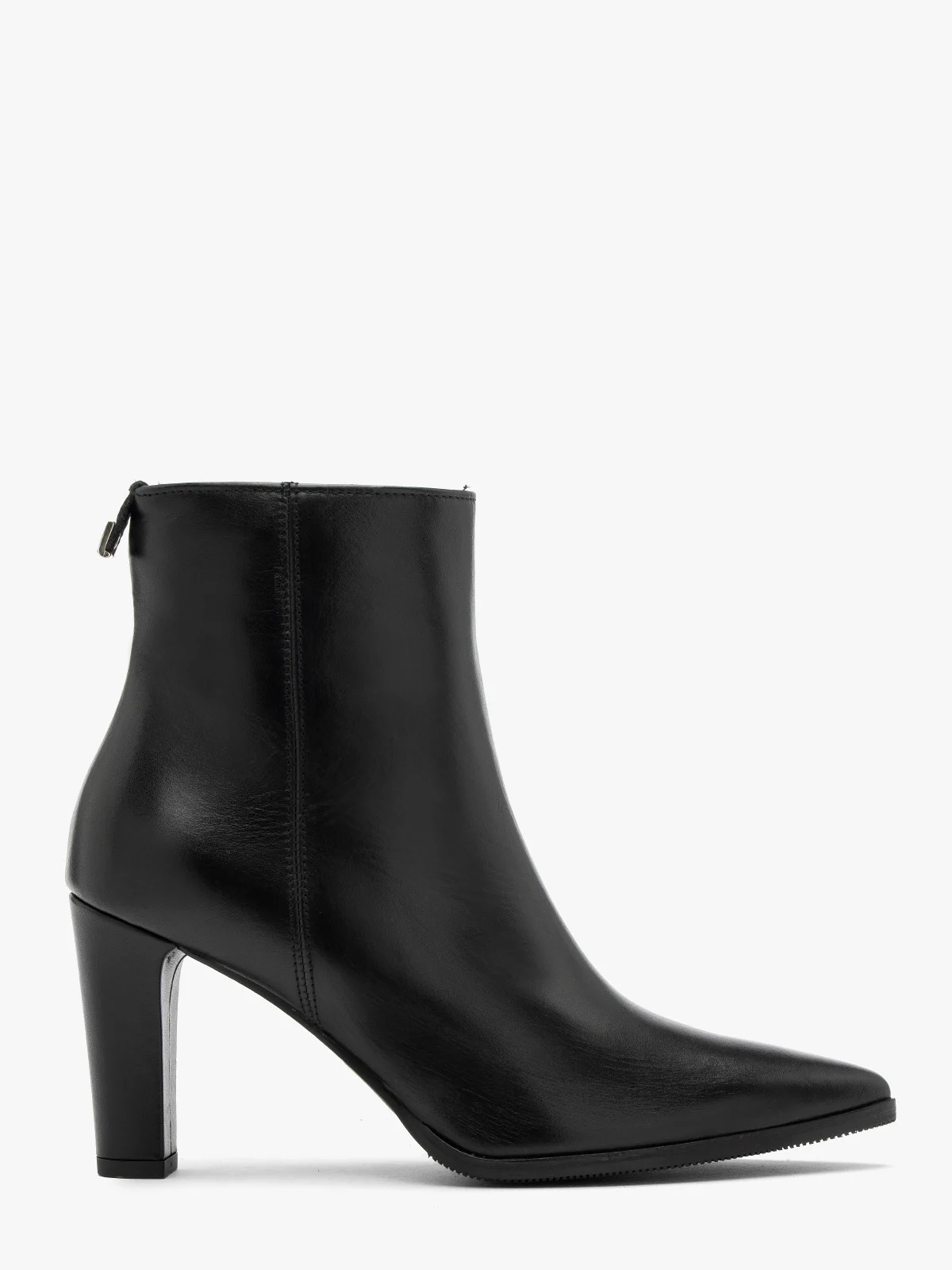 Czarne botki ze skóry licowej na grubej szpilce