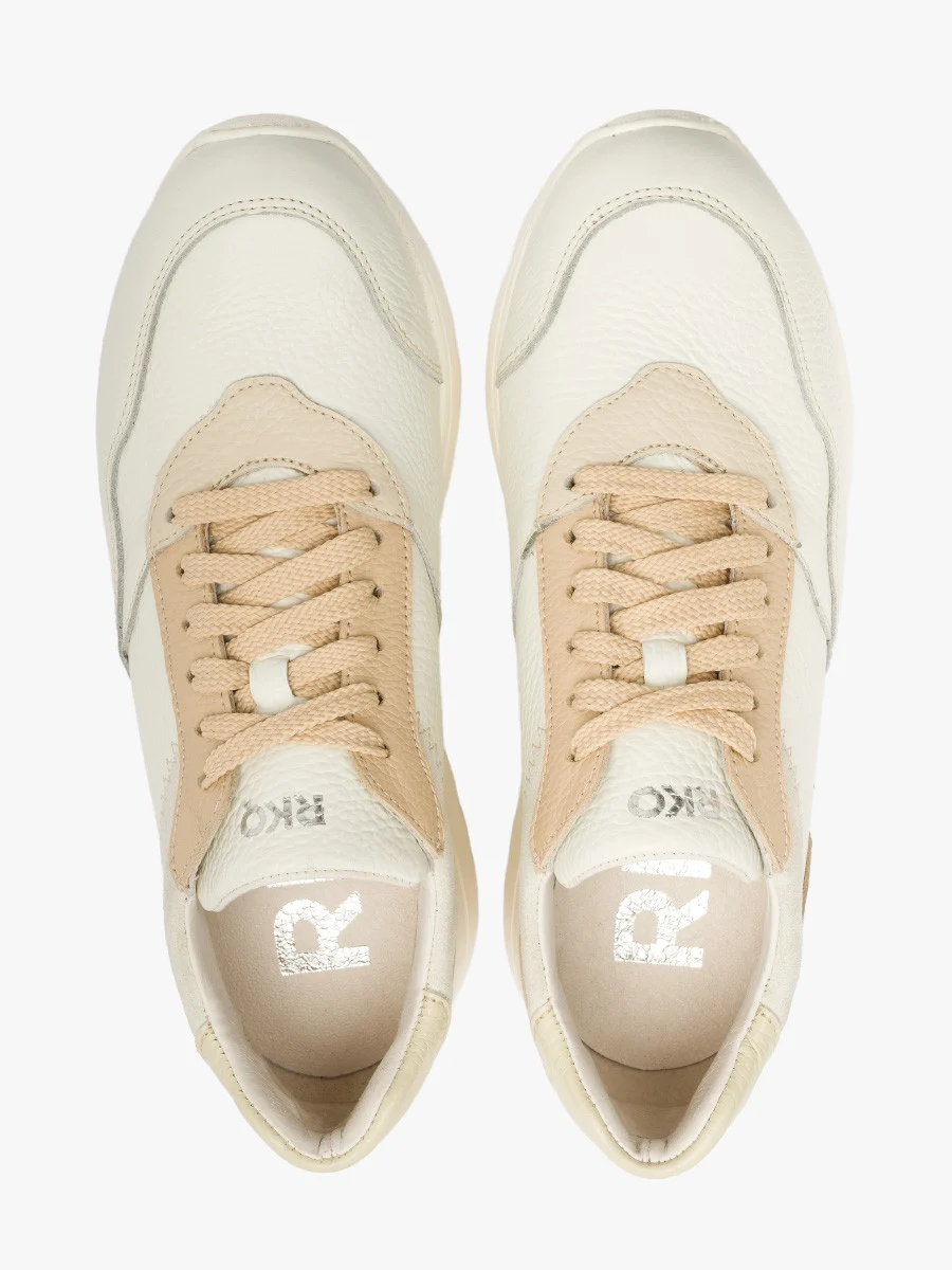 Białe półbuty sportowe z beżowymi wstawkami