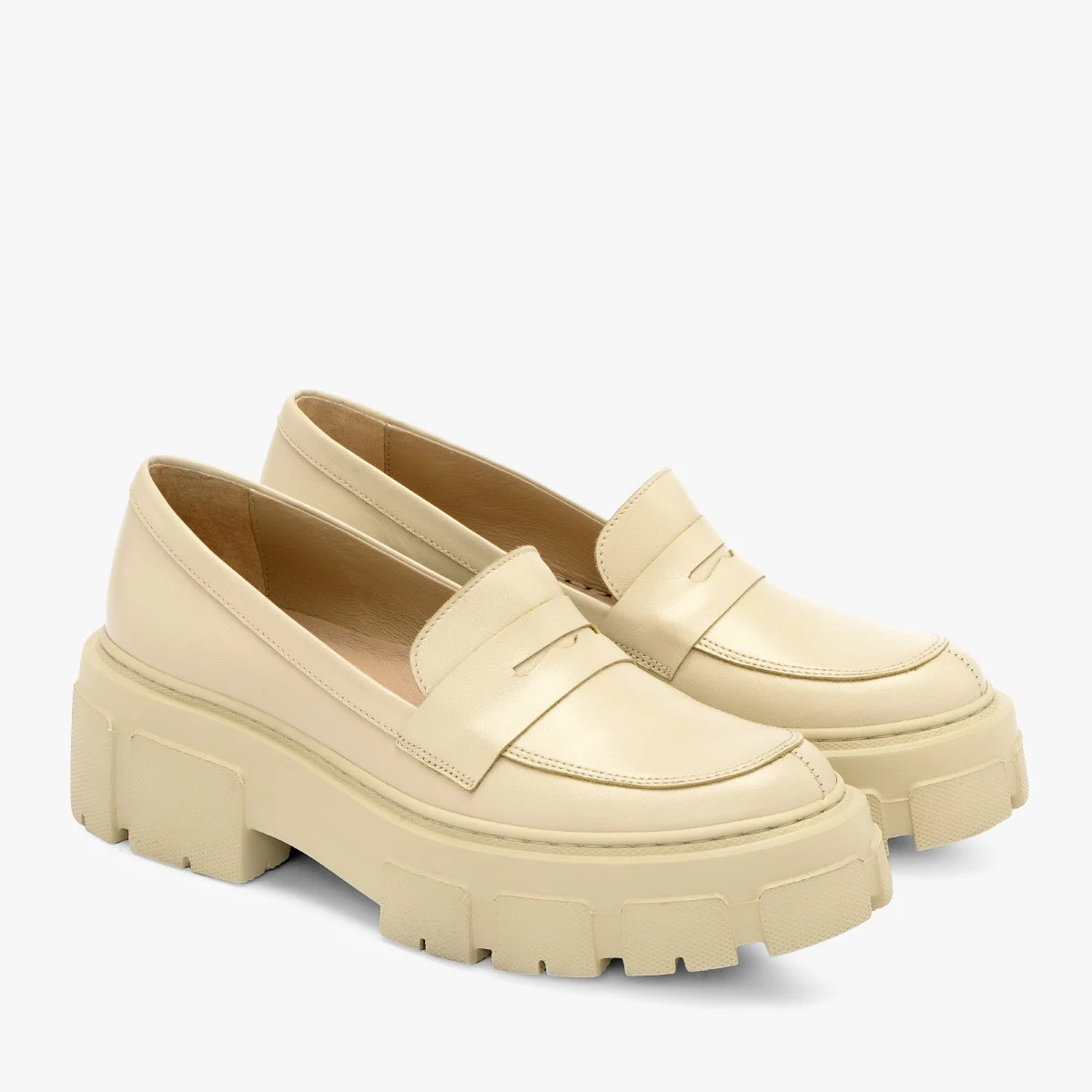 Beżowe mokasyny na lekkiej podeszwie