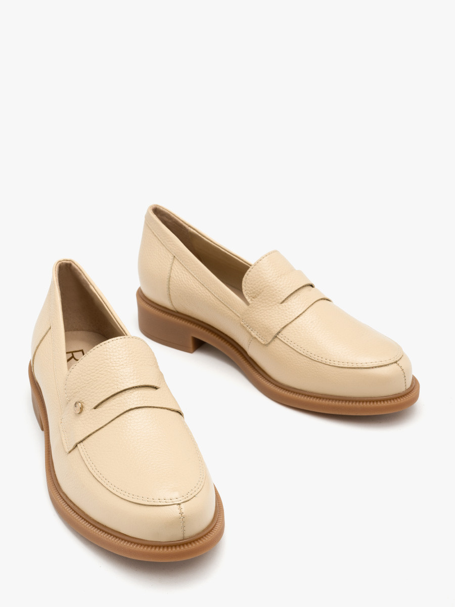 Beżowe mokasyny damskie