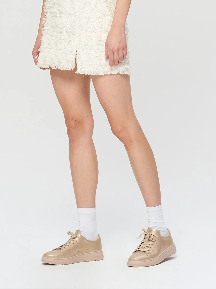 Złote półbuty sportowe