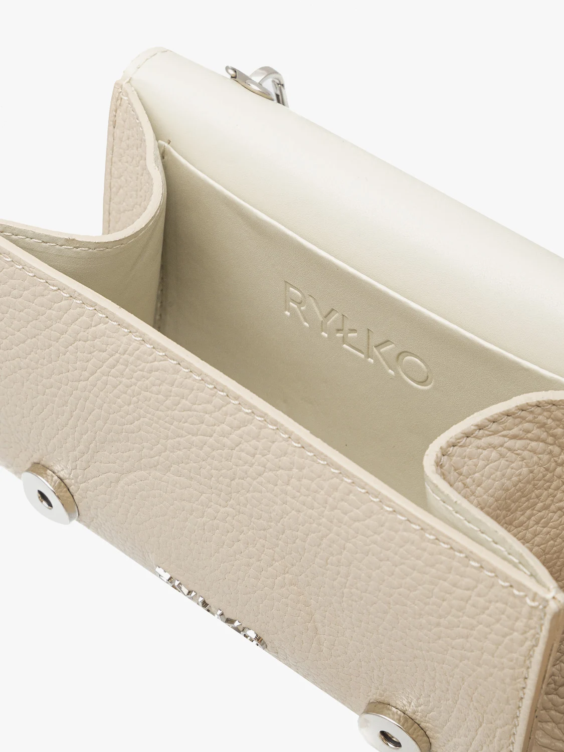 Mała, kremowa torebka typu kopertówka