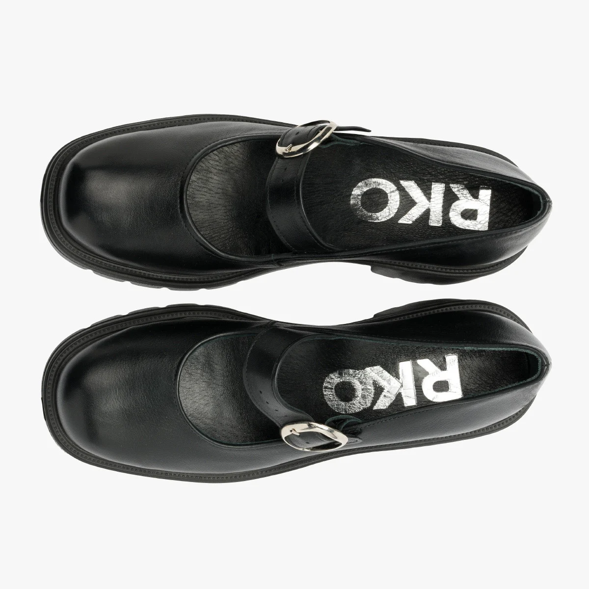 Czarne czółenka ze srebrną sprzączką