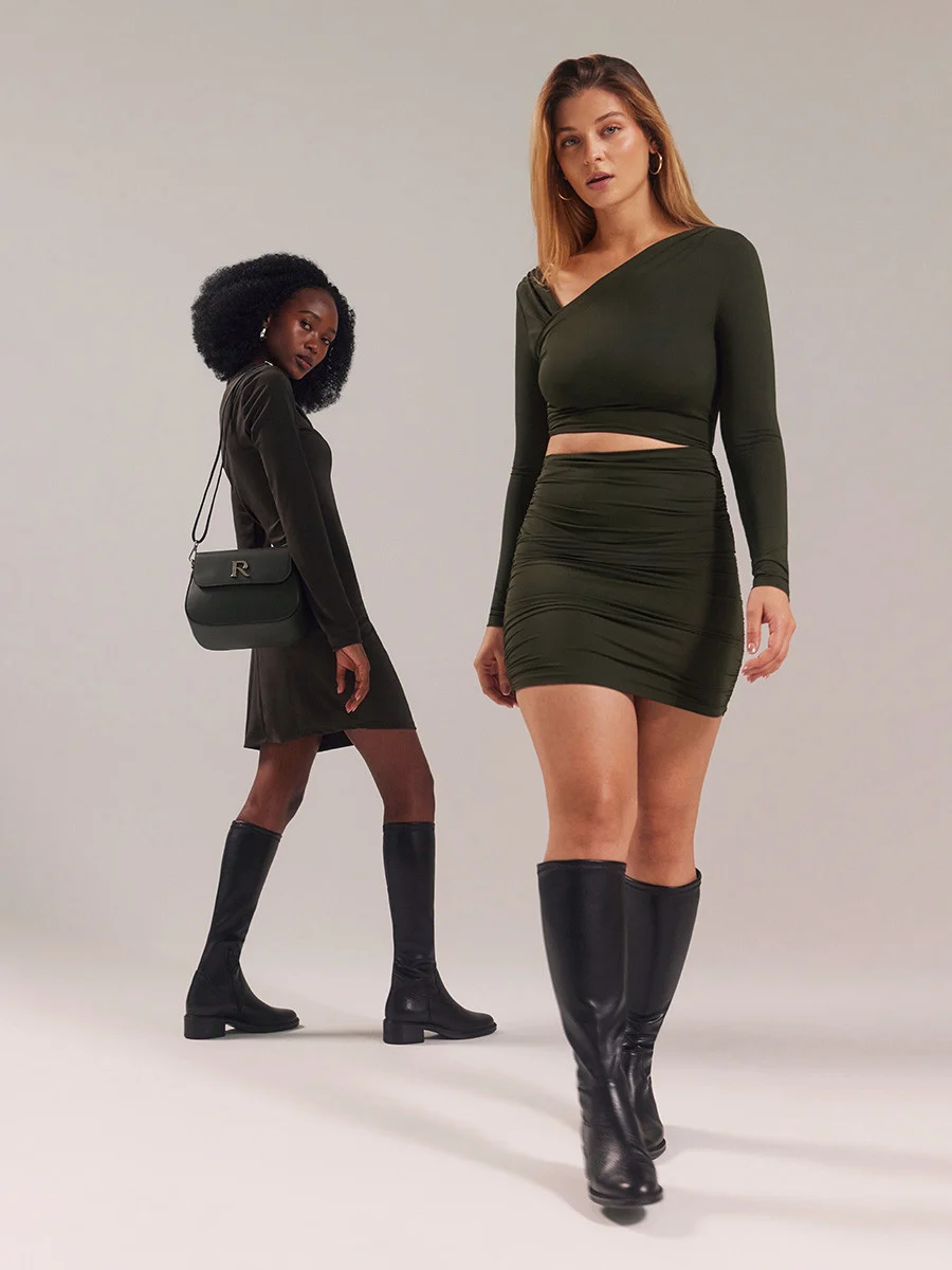 Czarne kozaki elastyczne z szeroką cholewką