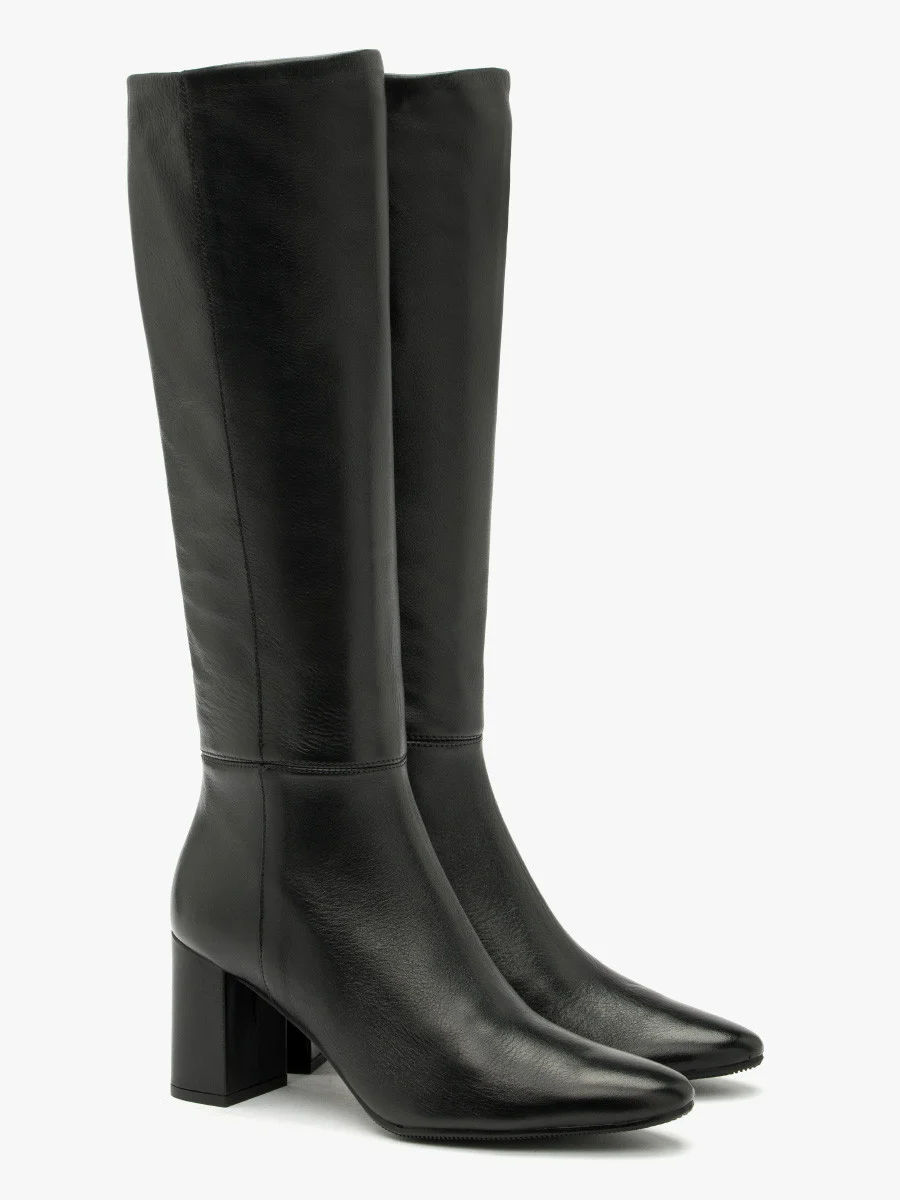 Czarne kozaki damskie z wąską cholewką