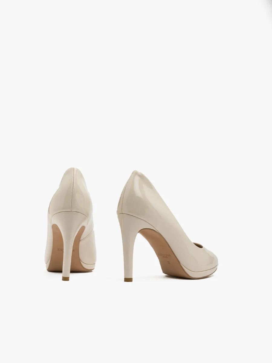 Kremowe czółenka na szpilce