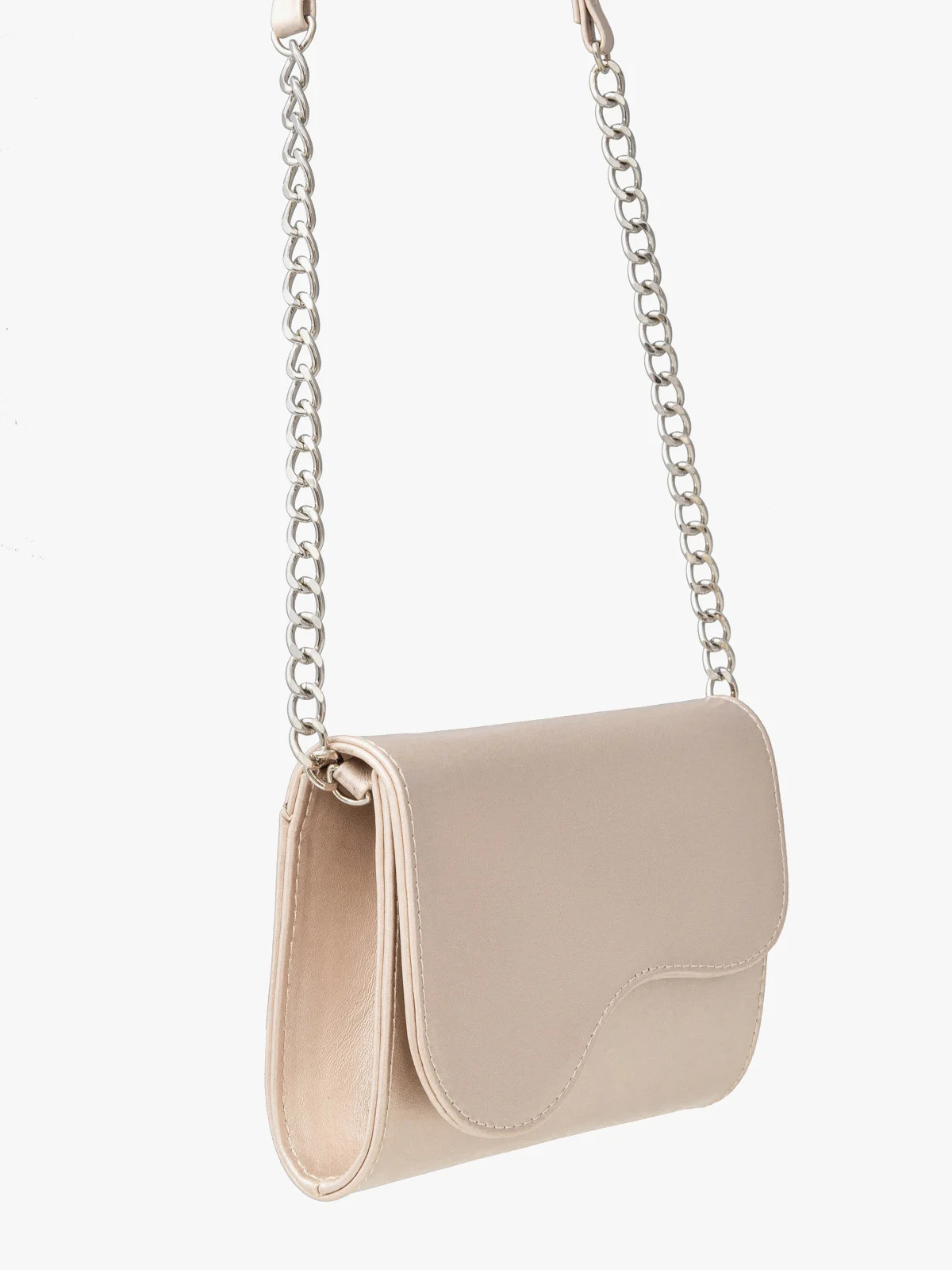 Platynowa torebka z ozdobną klapą