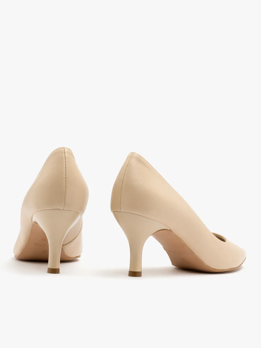 Beżowe czółenka na szpilce typu kaczuszka