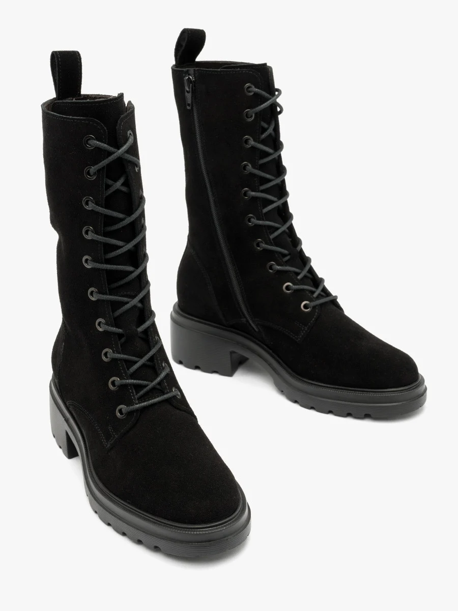 Czarne welurowe trzewiki