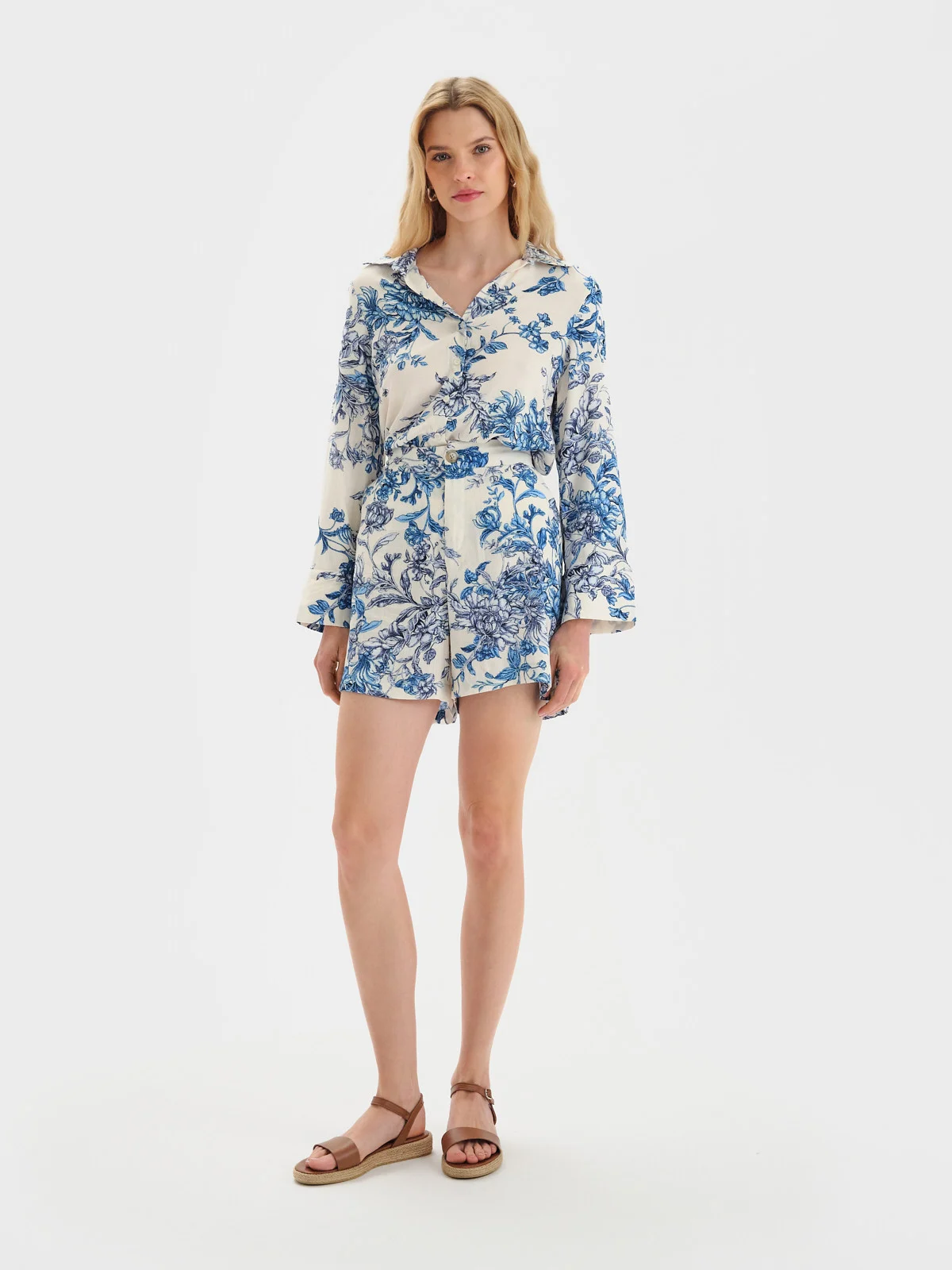 Jasnobrązowe sandały damskie