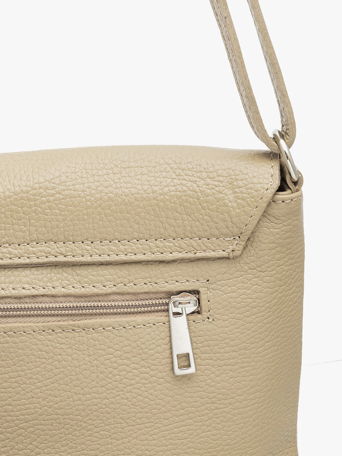 Ciemnobeżowa torebka listonoszka średniej wielkości