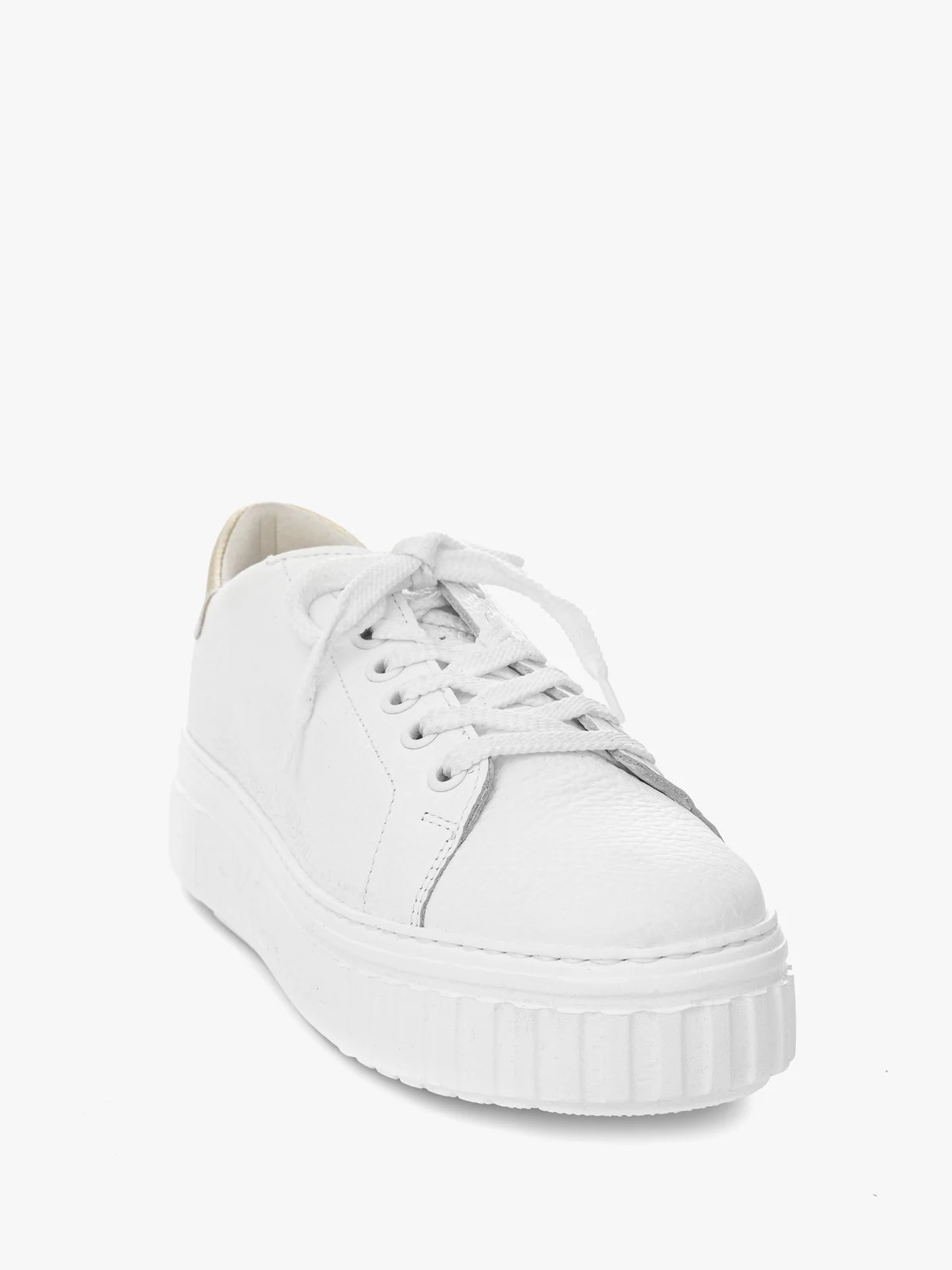 Białe półbuty sportowe na lekkiej podeszwie