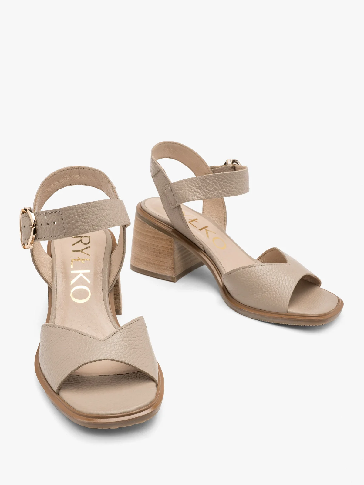 Beżowe sandały na masywnym obcasie