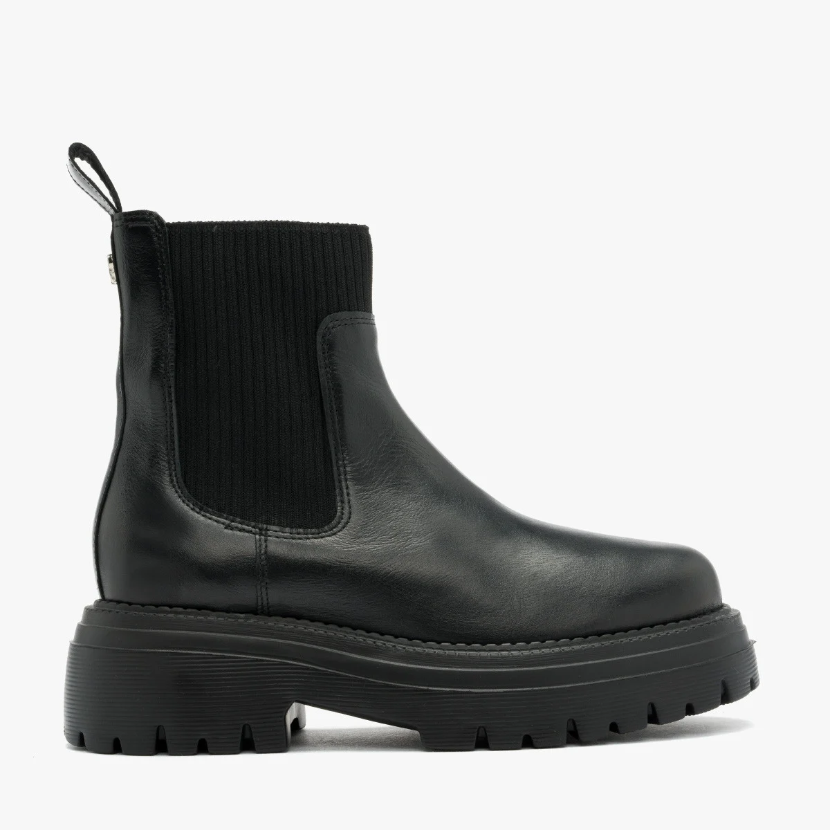 Czarne sztyblety z elastyczną tkaniną