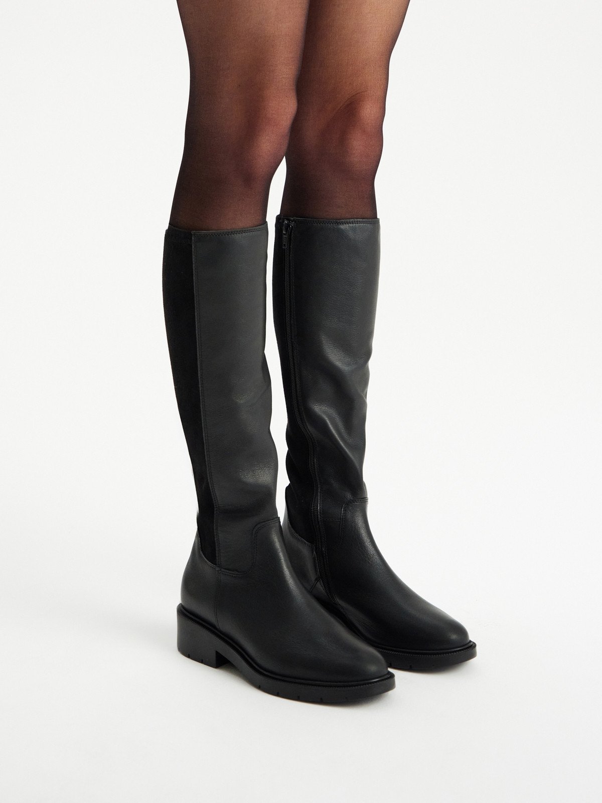 Czarne kozaki z elastyczną szeroką cholewką