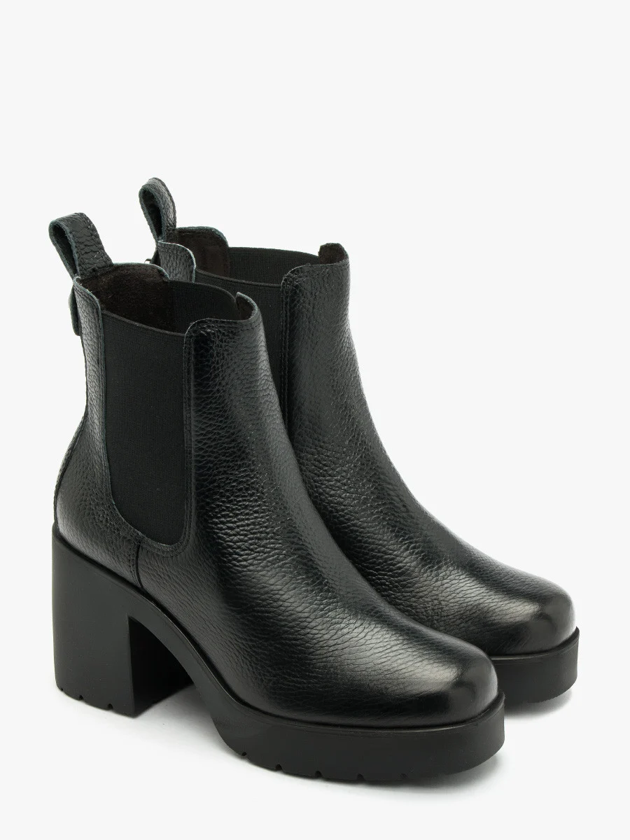 Czarne sztyblety damskie na masywnym obcasie