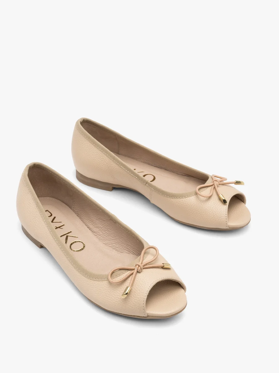 Beżowe baleriny z kokardą